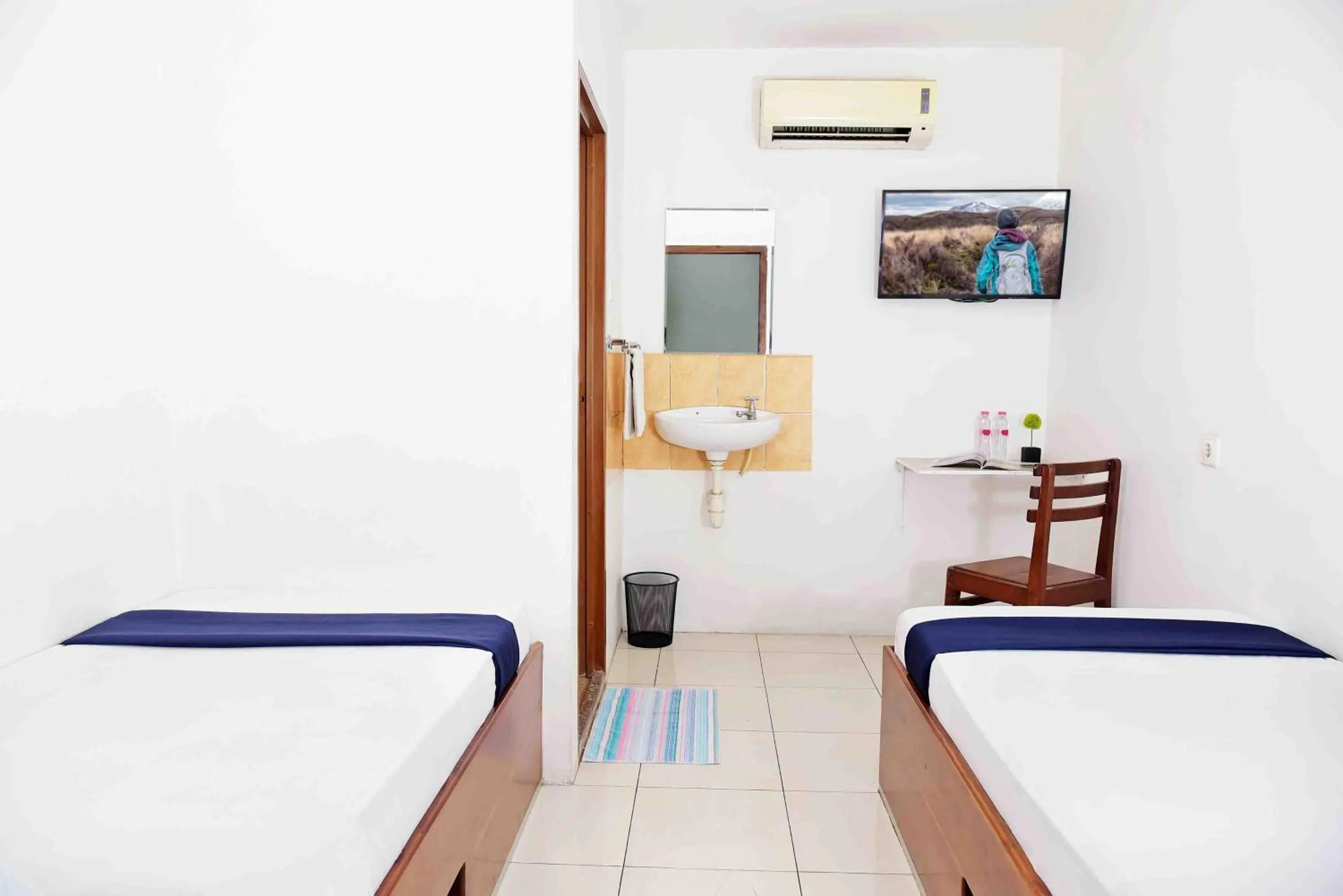 Standard Twin Room in Hotel Olympic Semarang