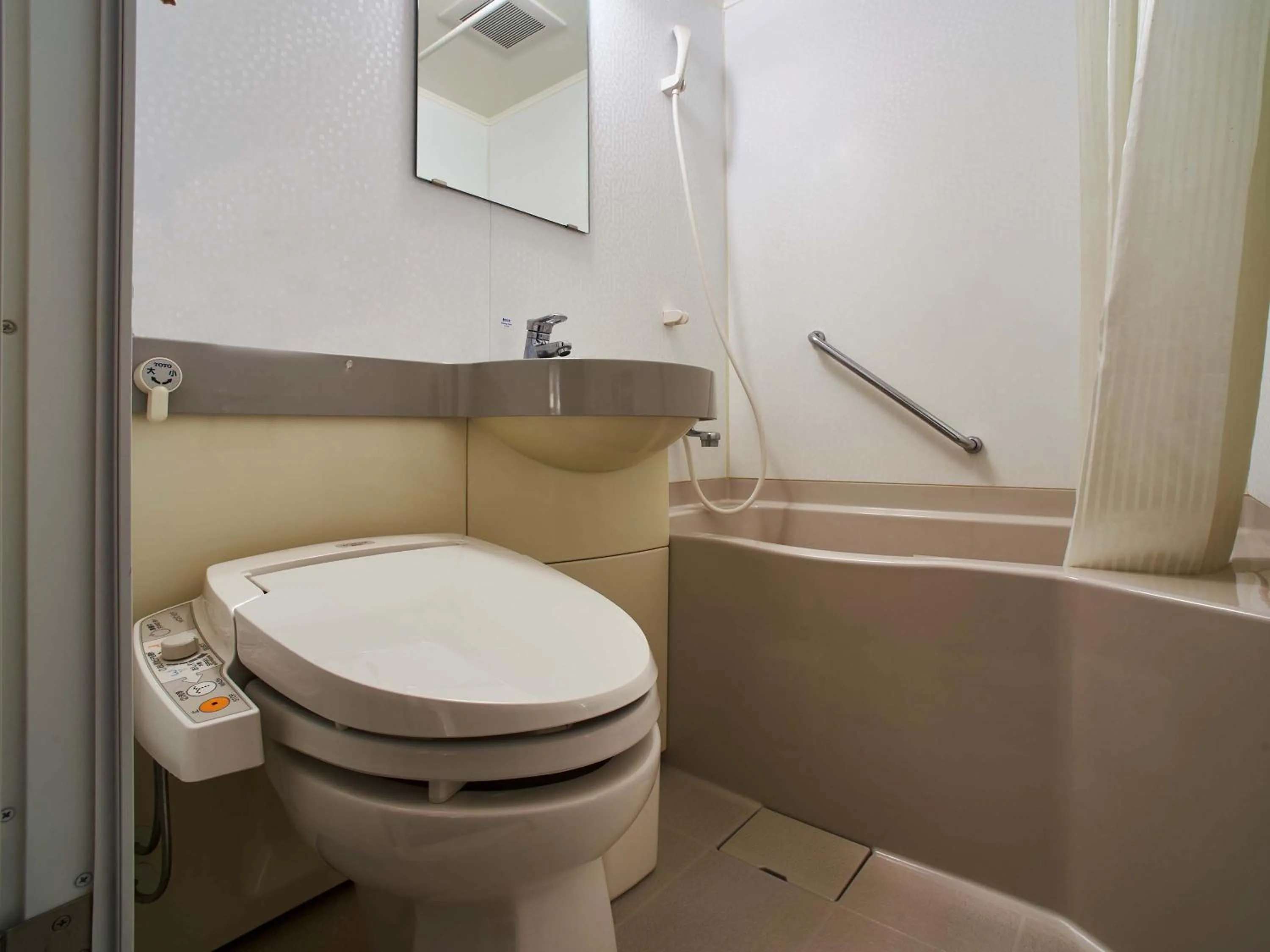 Double Room with Small Double Bed - Smoking in APA Hotel Naha Matsuyama