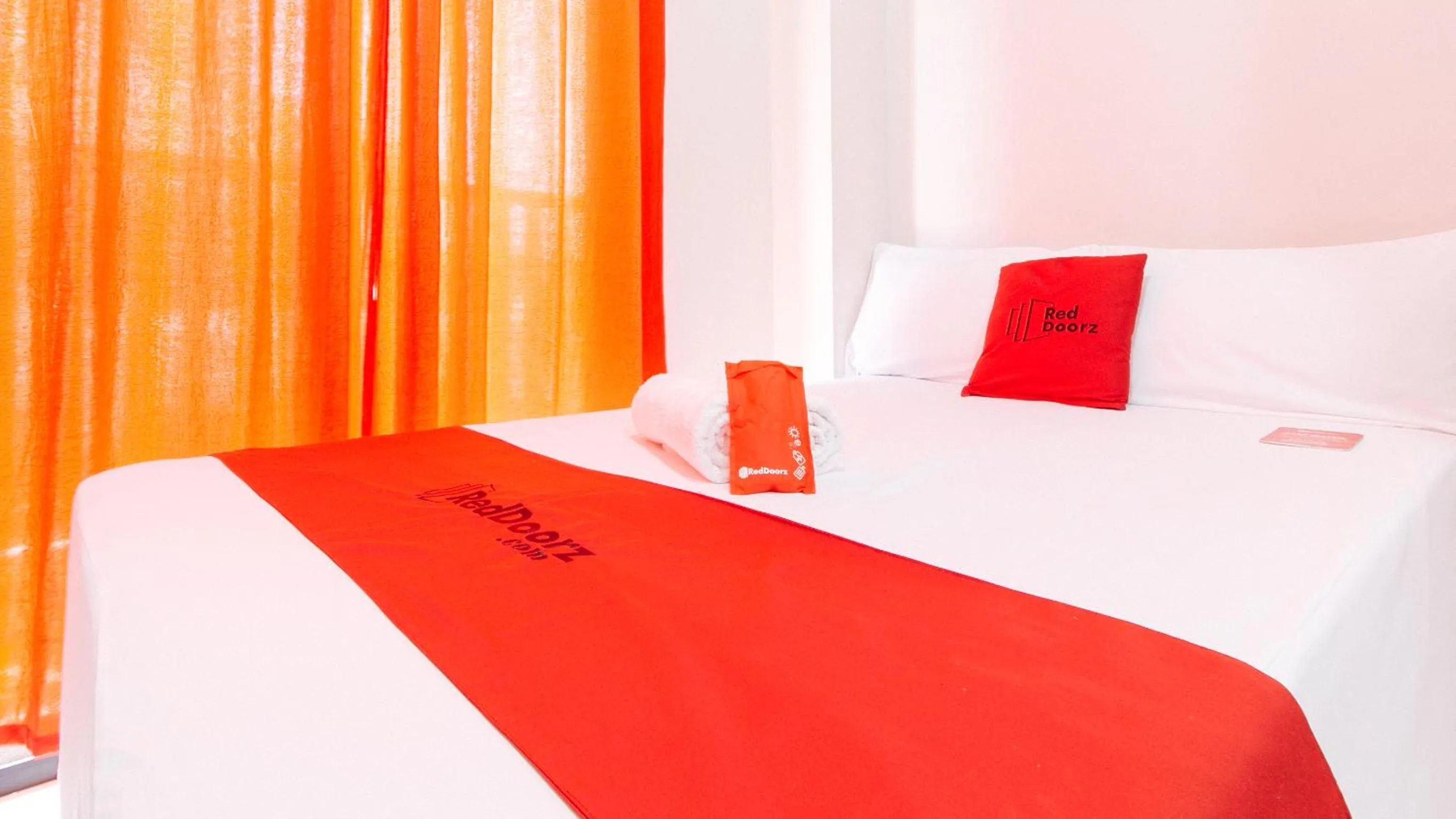 Double Room in RedDoorz near NAIA Terminal 1