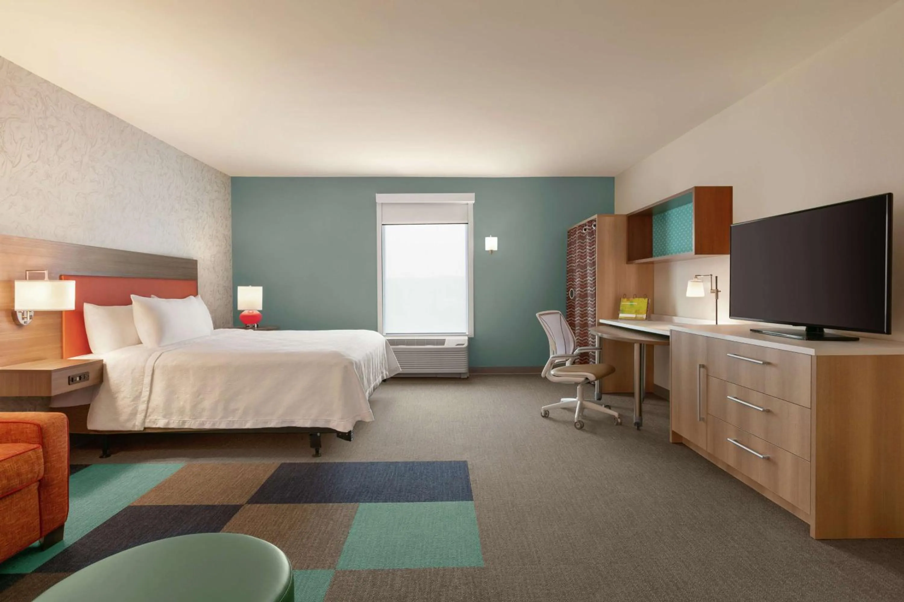 King Studio with Roll-In Shower - Disability Access/Non-Smoking in Home2 Suites By Hilton Chantilly Dulles Airport
