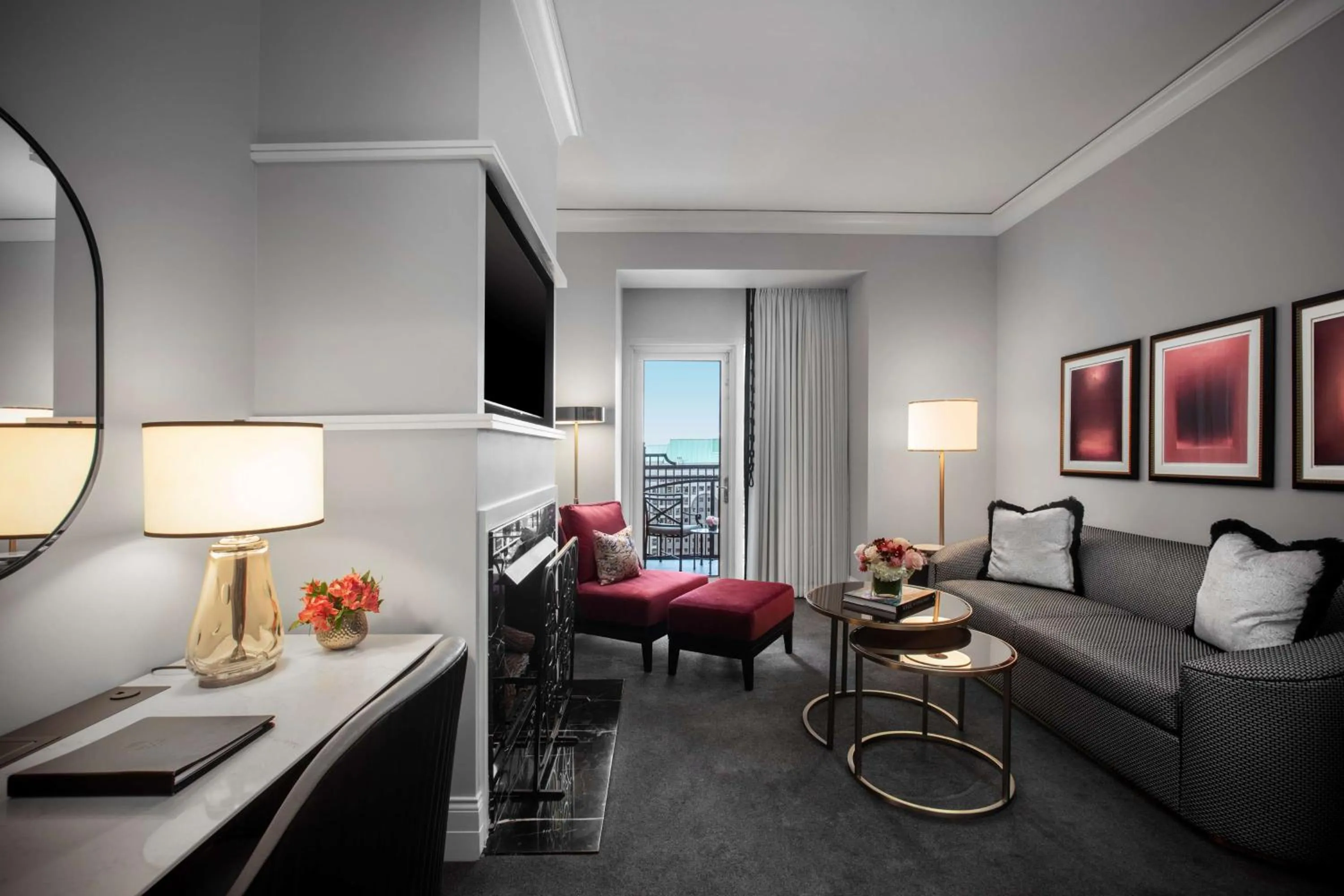 One-Bedroom Terrace Suite with Fireplace and Roll-in Shower - Disability Access in Waldorf Astoria Chicago