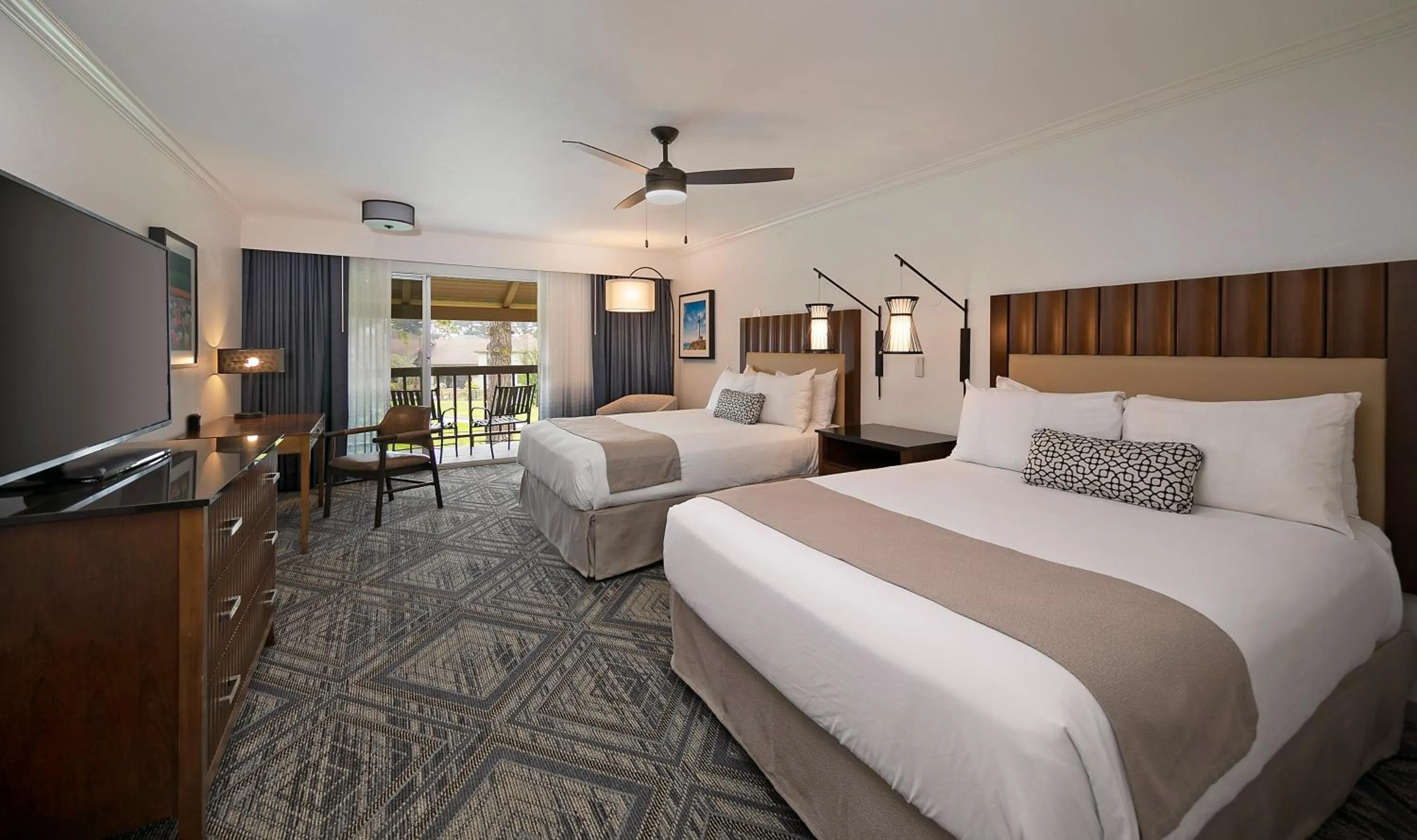 Traditional Queen Room in Half Moon Bay Lodge