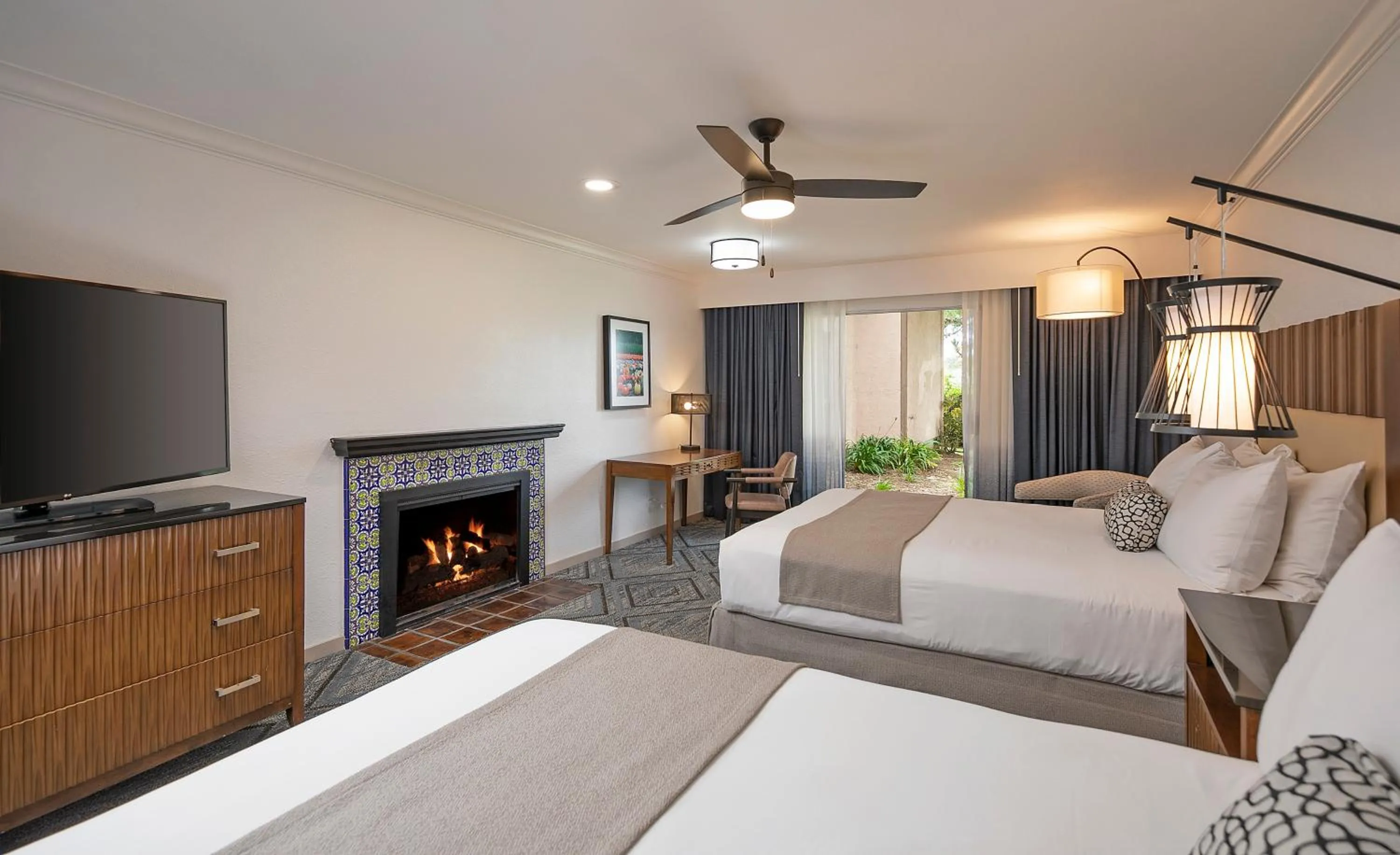 Deluxe Queen Room with Two Queen Beds in Half Moon Bay Lodge