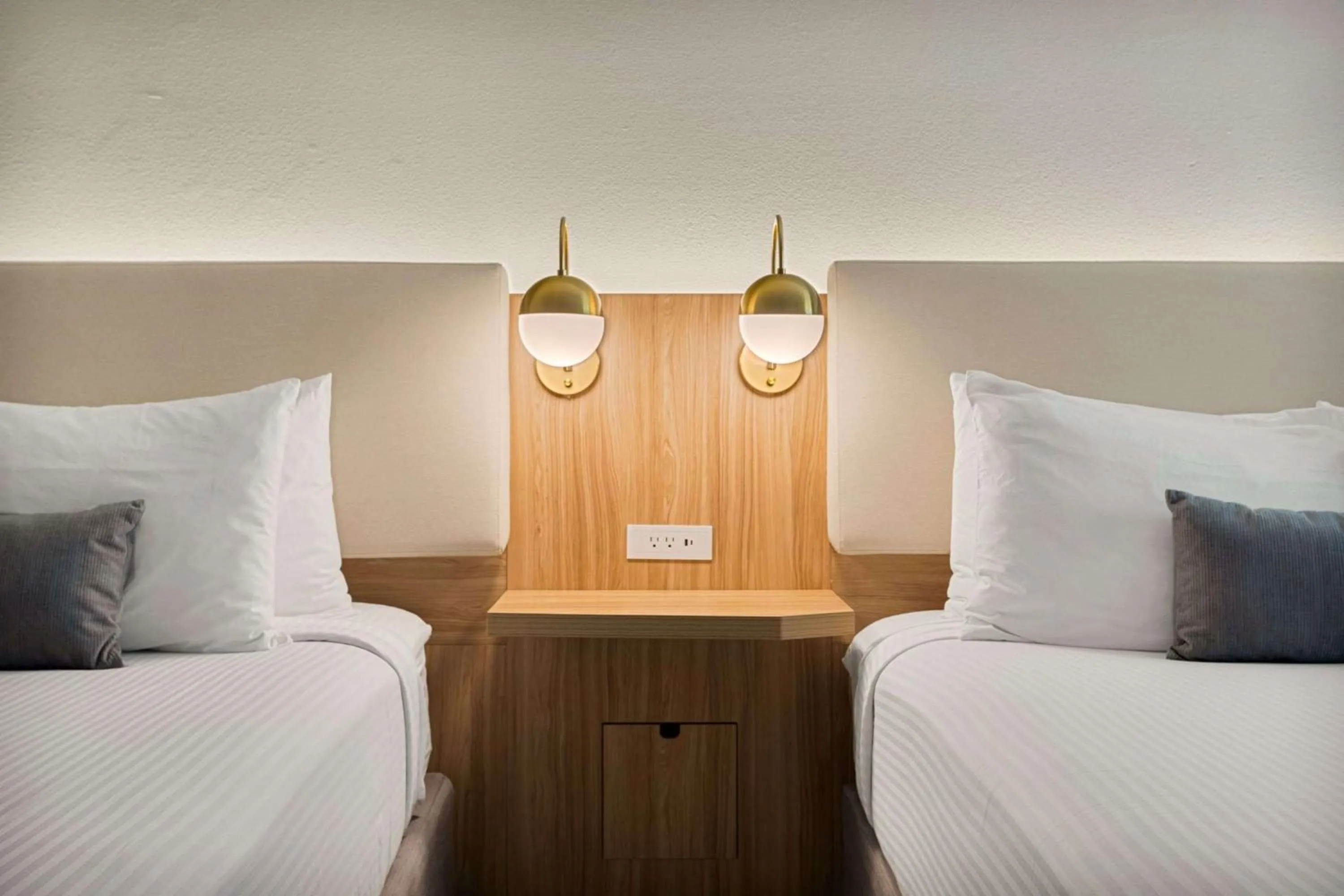 Queen Room with Two Queen Beds, Fireplace and Balcony - Non-Smoking in Chateau Big Bear Boutique Hotel, BW Signature Collection