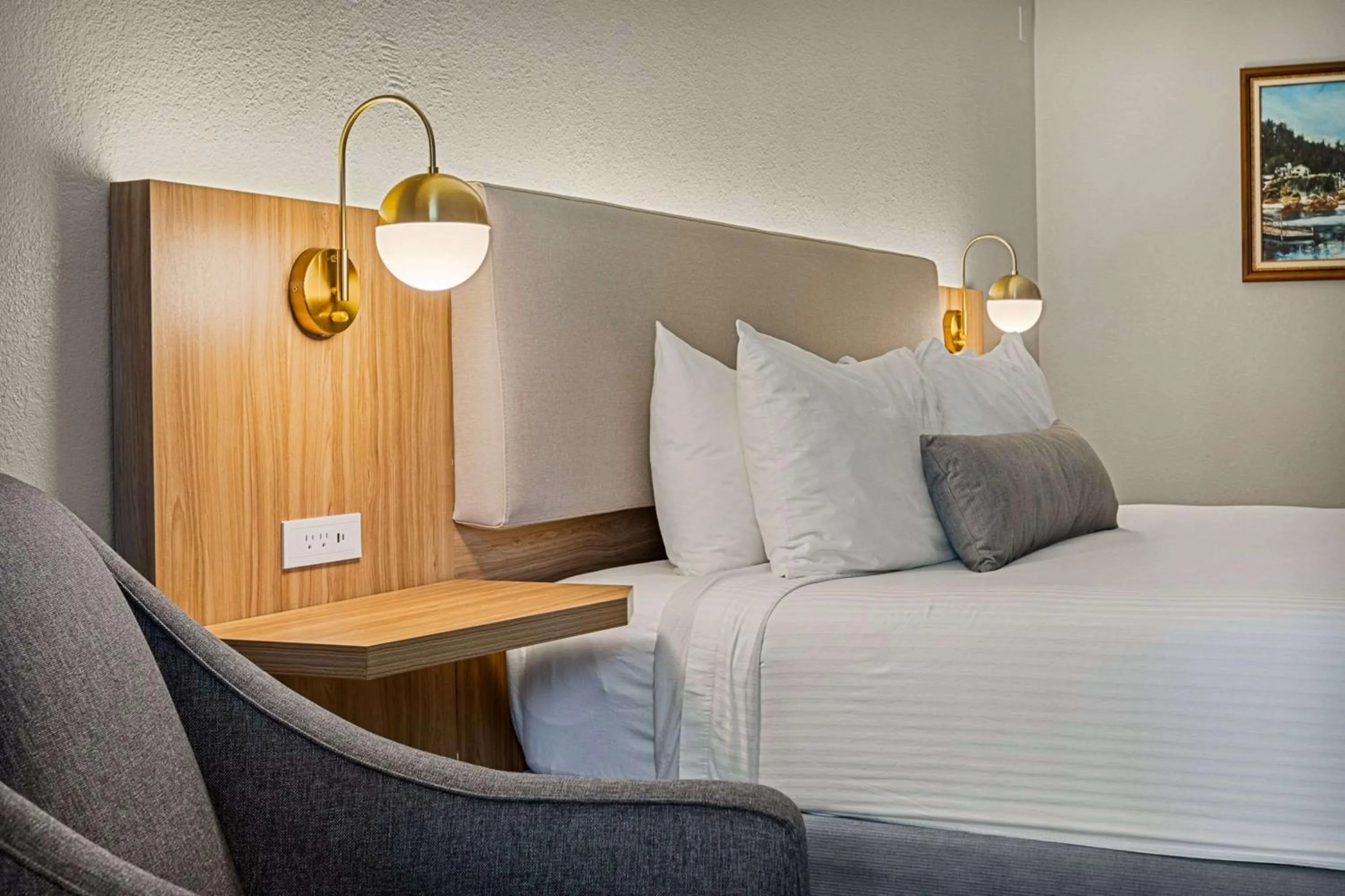 King Room with Fireplace and Balcony - Non-Smoking in Chateau Big Bear Boutique Hotel, BW Signature Collection