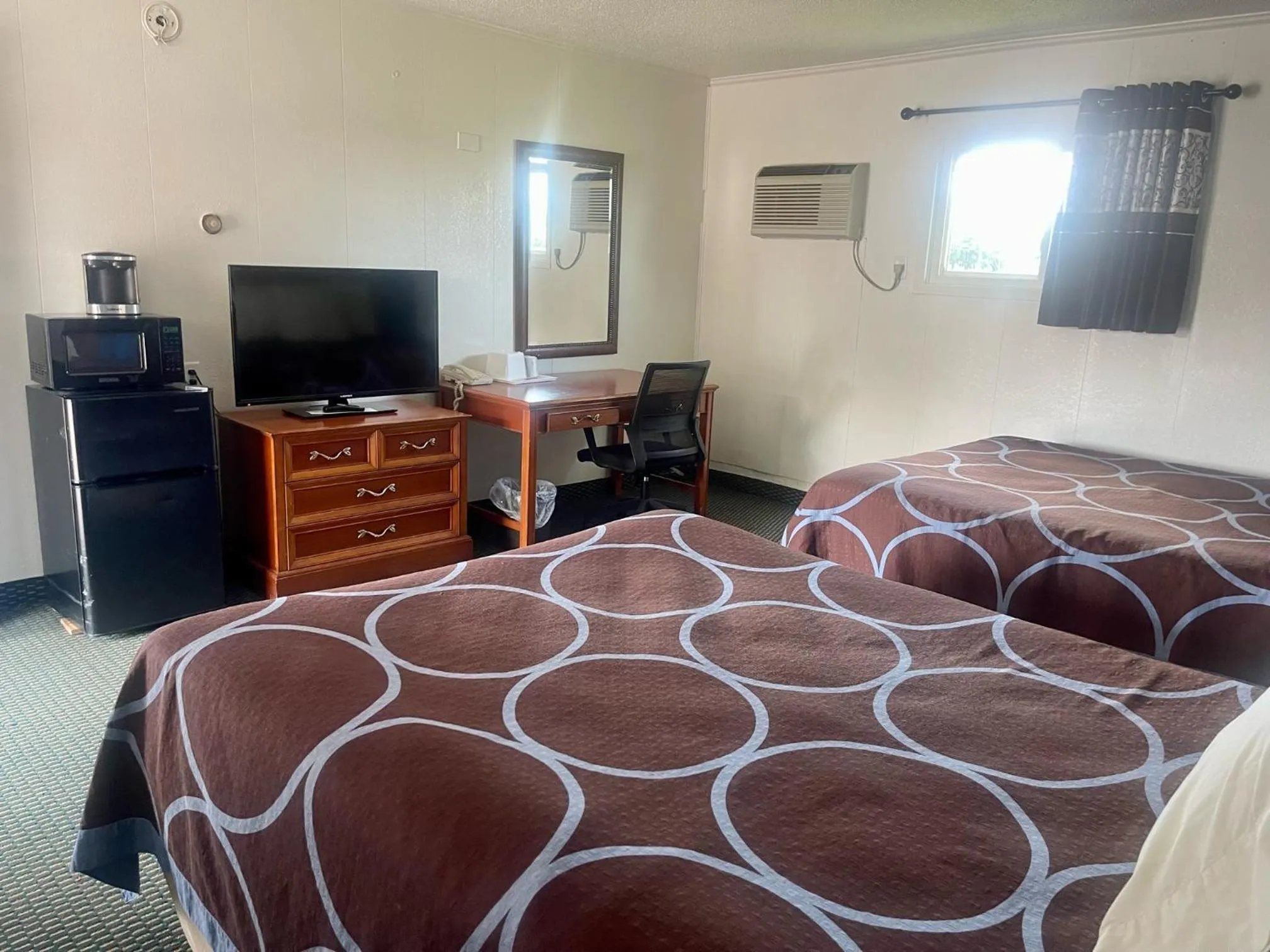 Standard Queen Room with Two Queen Beds - Non-Smoking in Rodeway Inn
