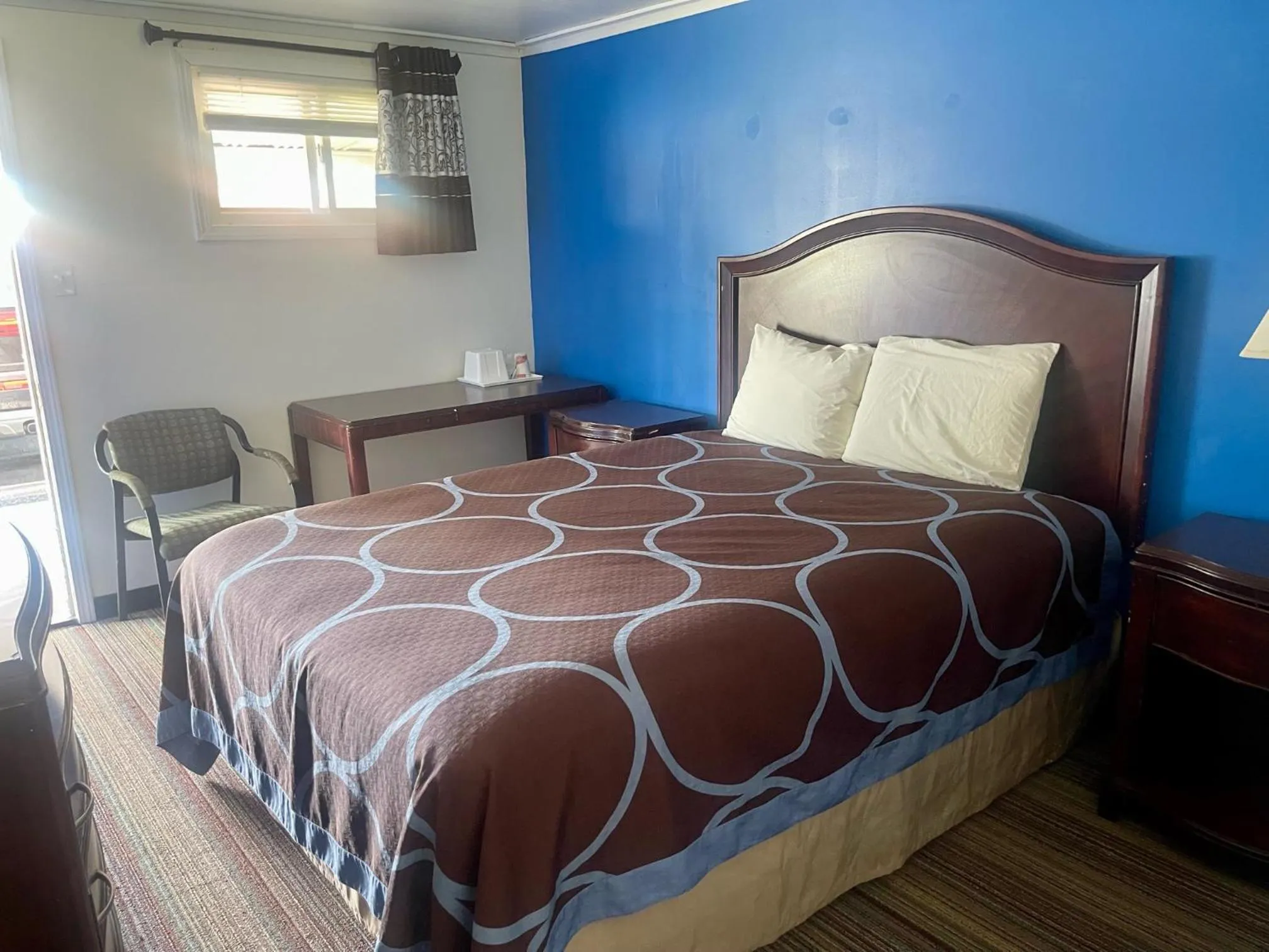 Standard Queen Room - Non-Smoking in Rodeway Inn