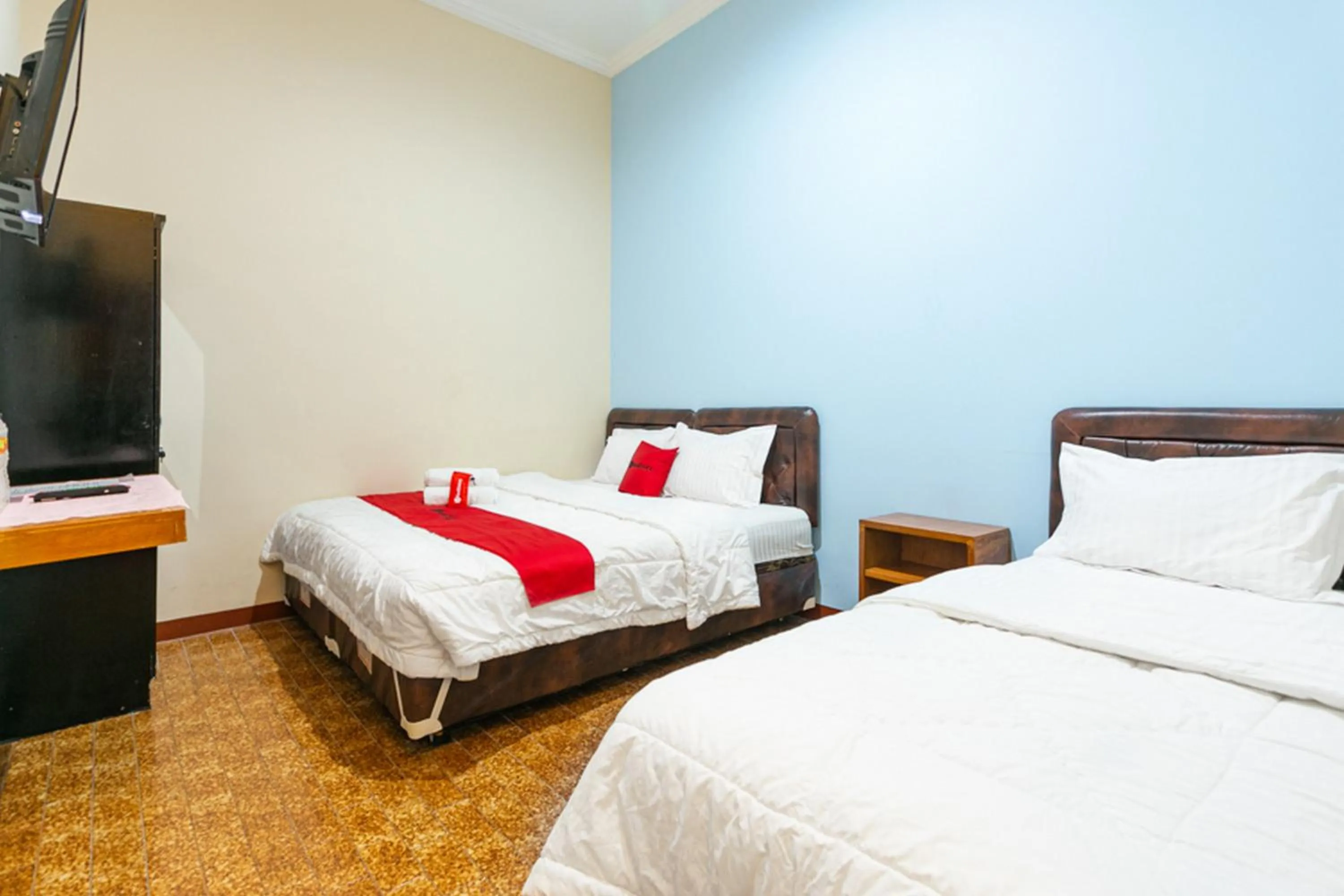 Family Room in RedDoorz Syariah @ Sakinah Guesthouse