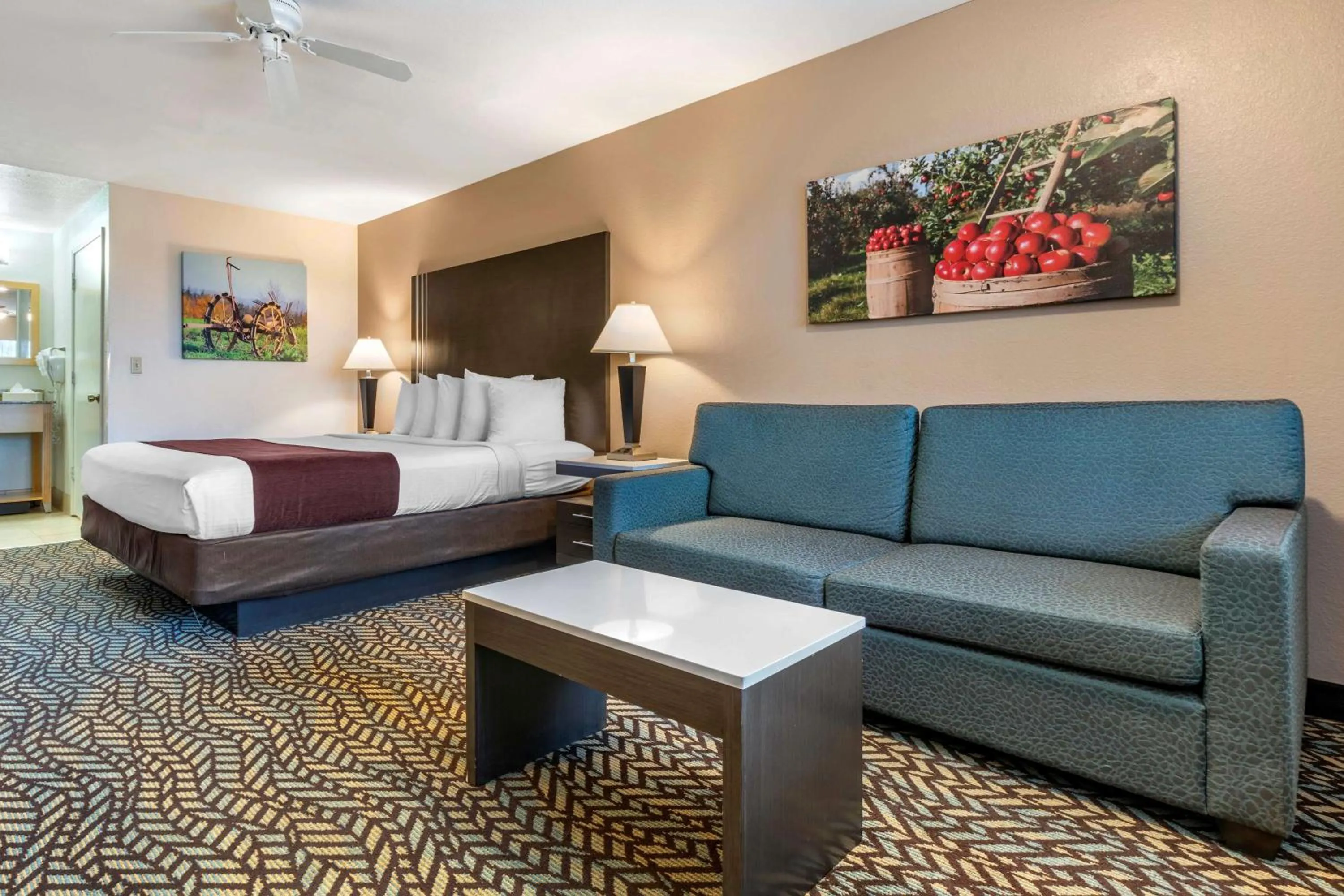 Business King Room - Non-Smoking in Best Western Orchard Inn