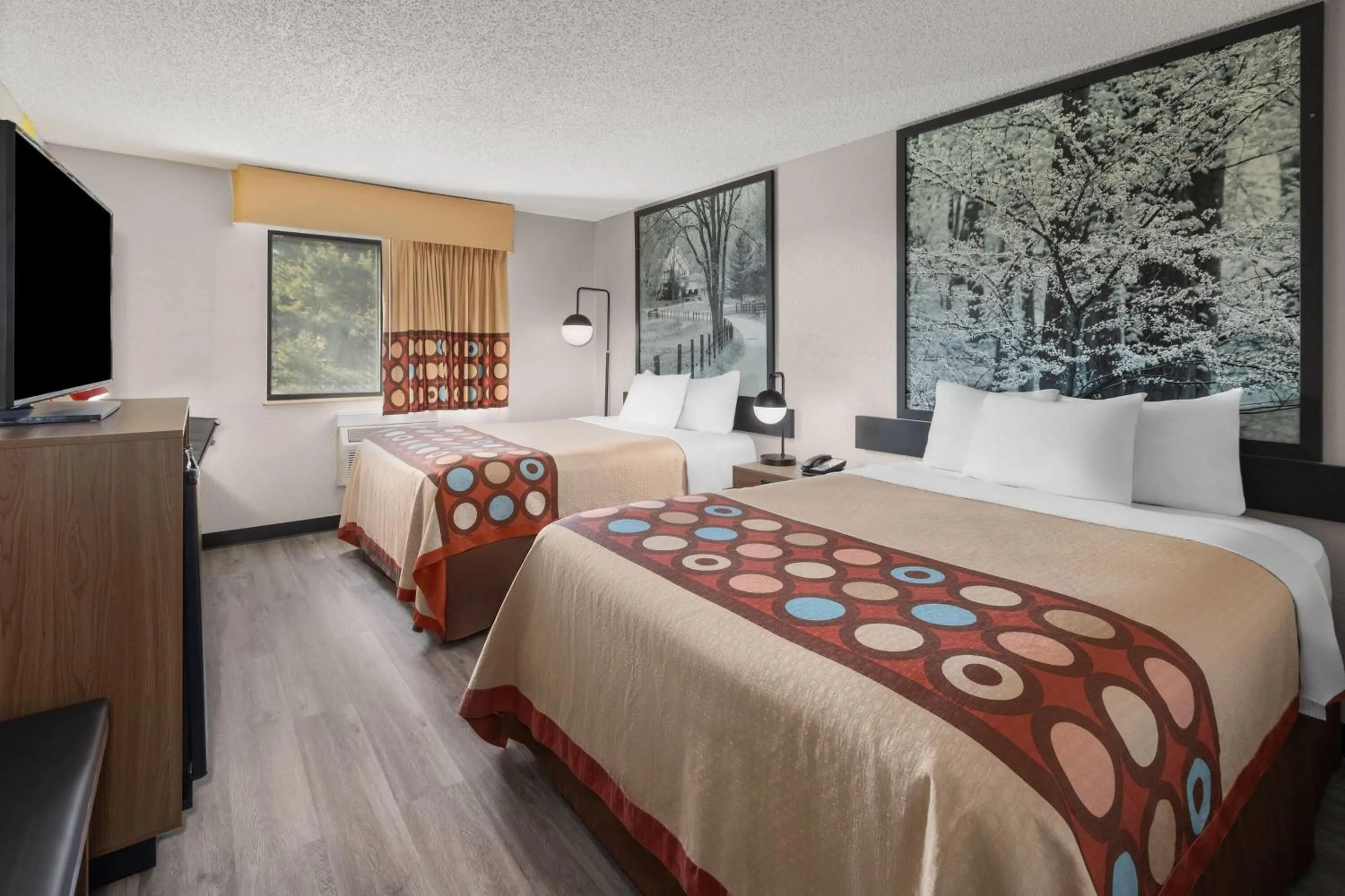 Queen Room with Two Queen Beds - Non-Smoking in Super 8 by Wyndham Kent/Akron Area