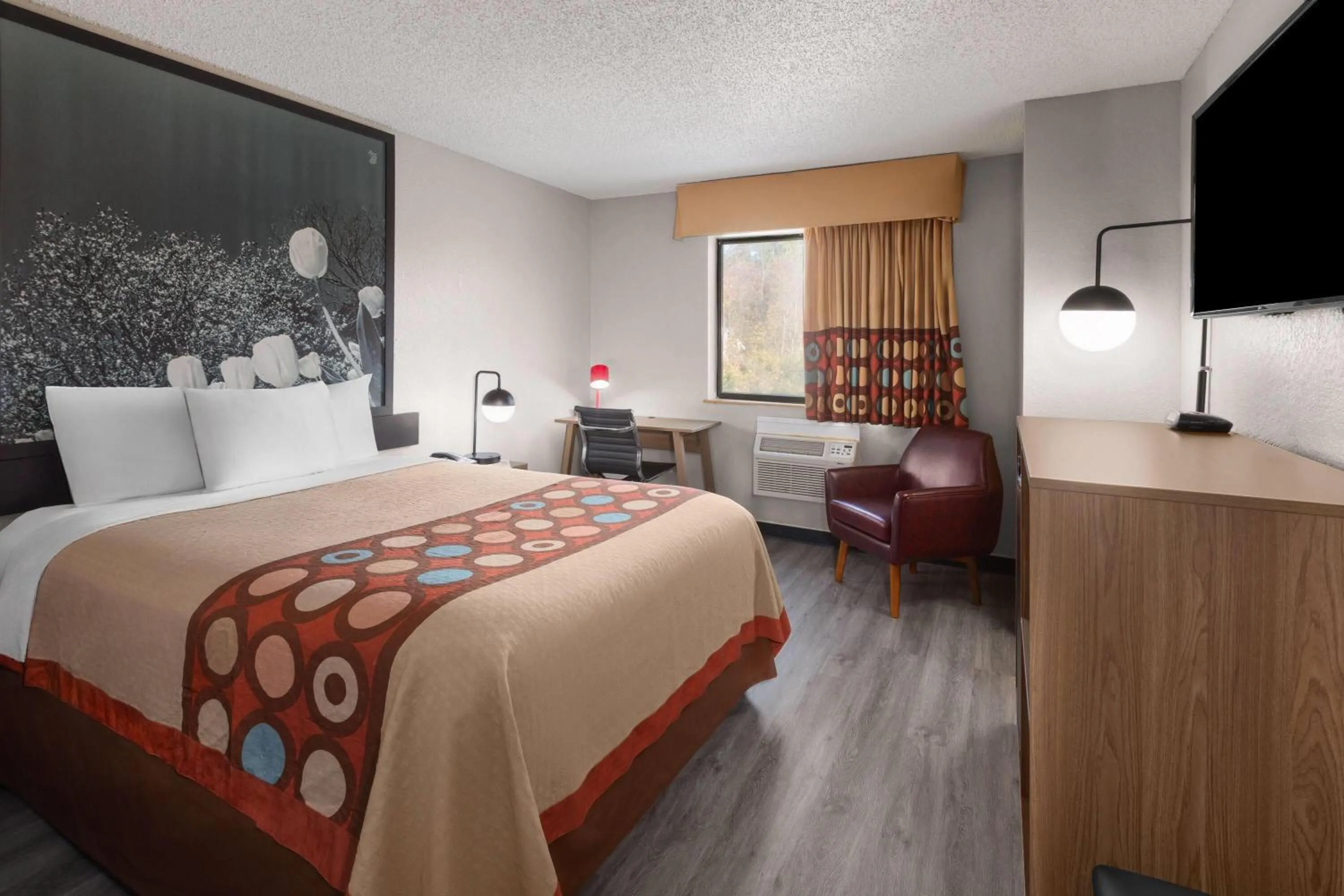 Queen Room  Non-Smoking in Super 8 by Wyndham Kent/Akron Area