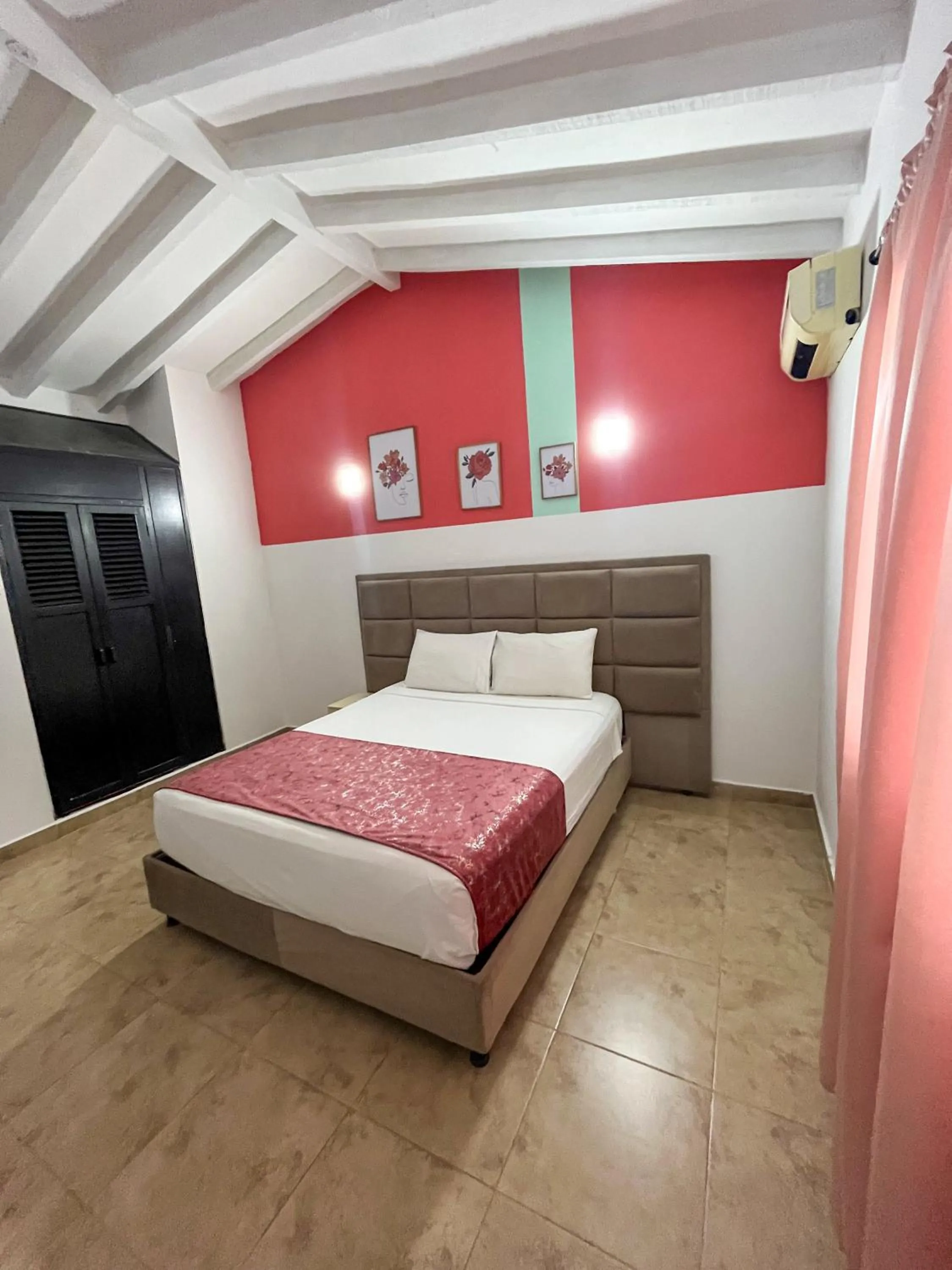 Double Room in Hotel Los Veleros Santa Marta