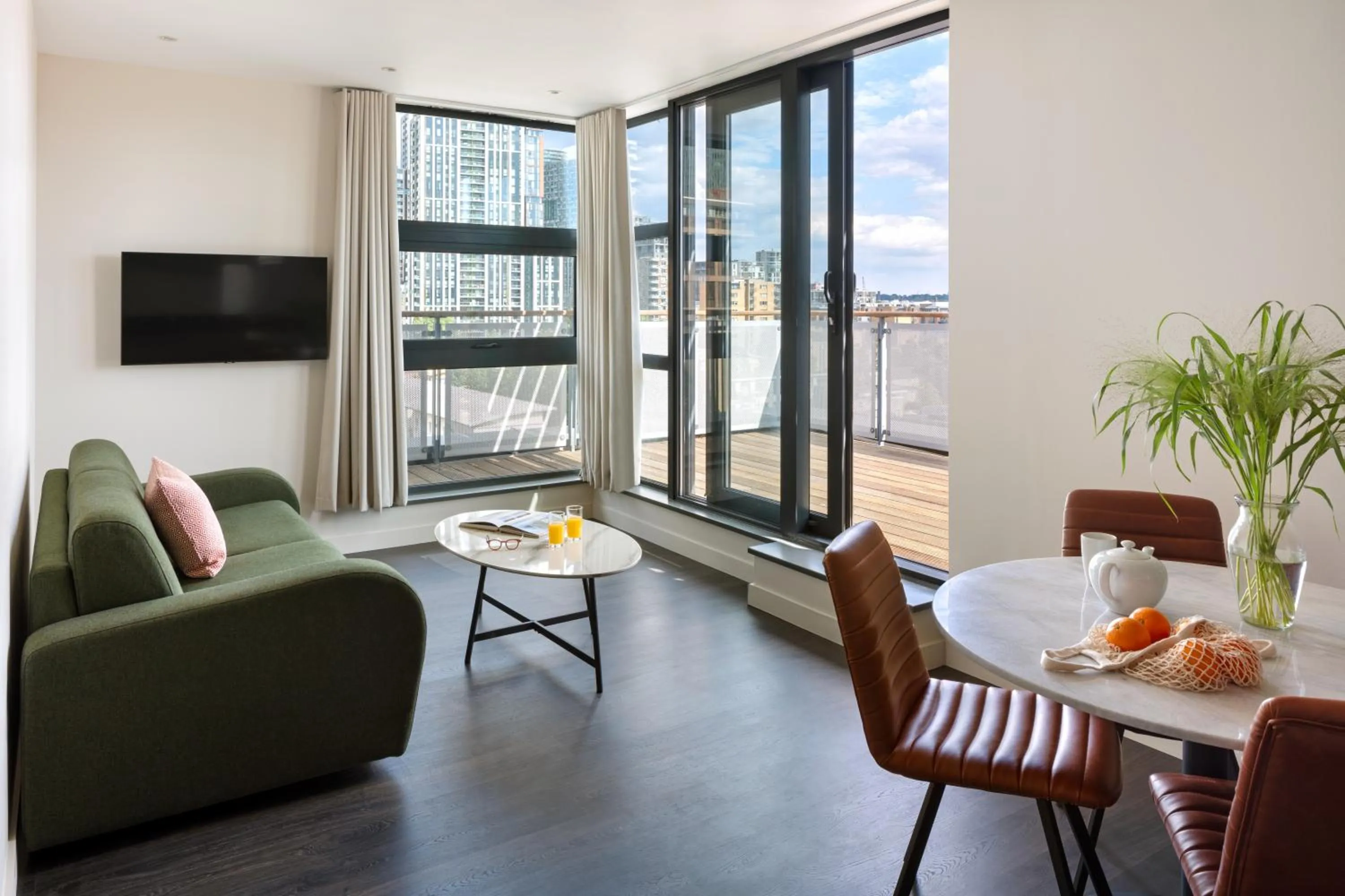 Two Bedroom Penthouse with Sofa Bed in Marlin Canary Wharf