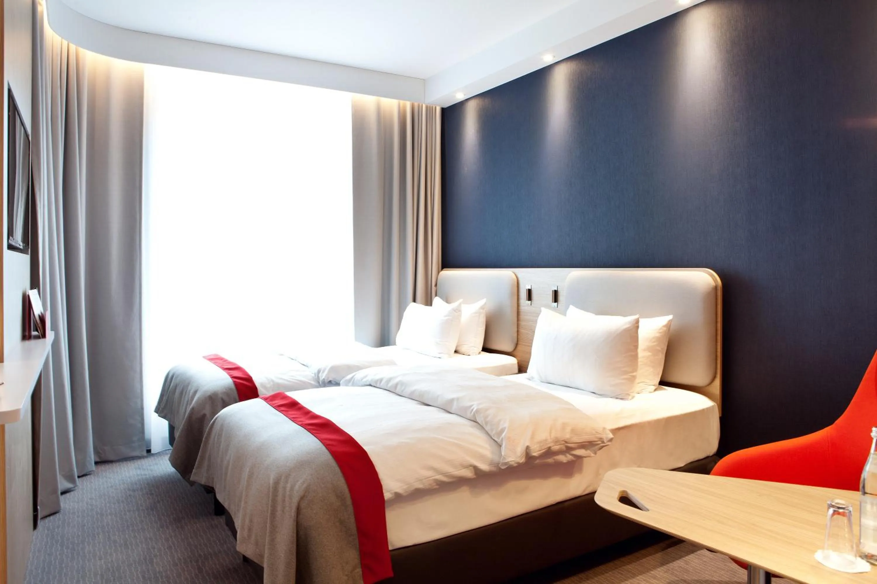 Standard Room with Two Single Beds in Holiday Inn Express Frankfurt Airport - Raunheim by IHG