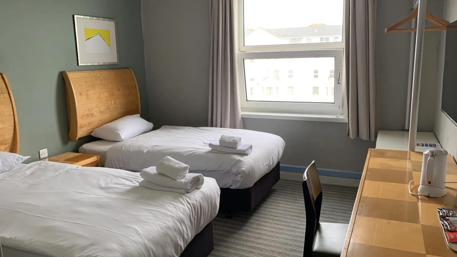 Standard Twin Room in Best Western Plus Citrus Hotel Eastbourne