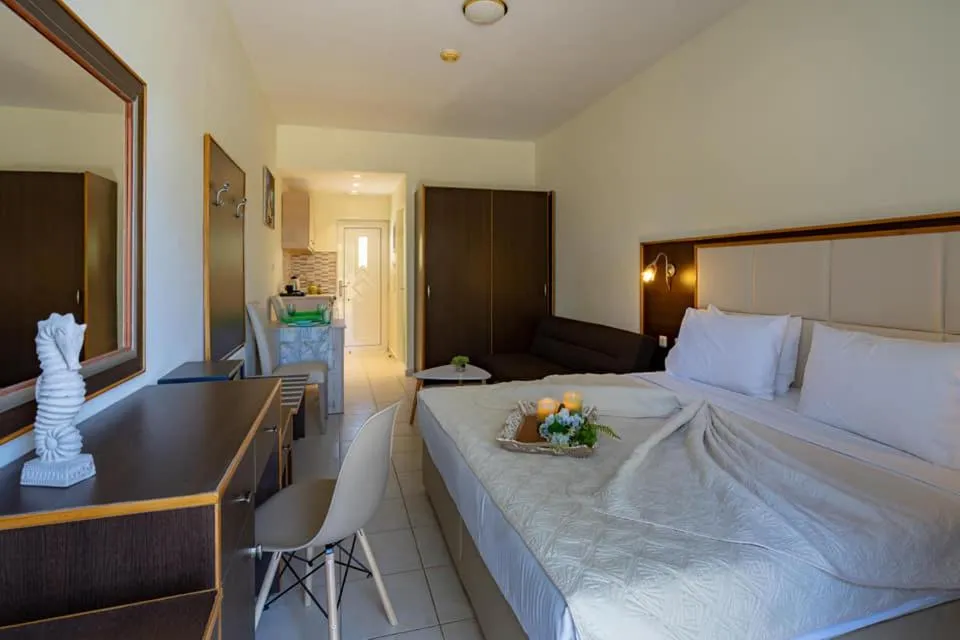 Superior Apartment with View  in George Beach Studios