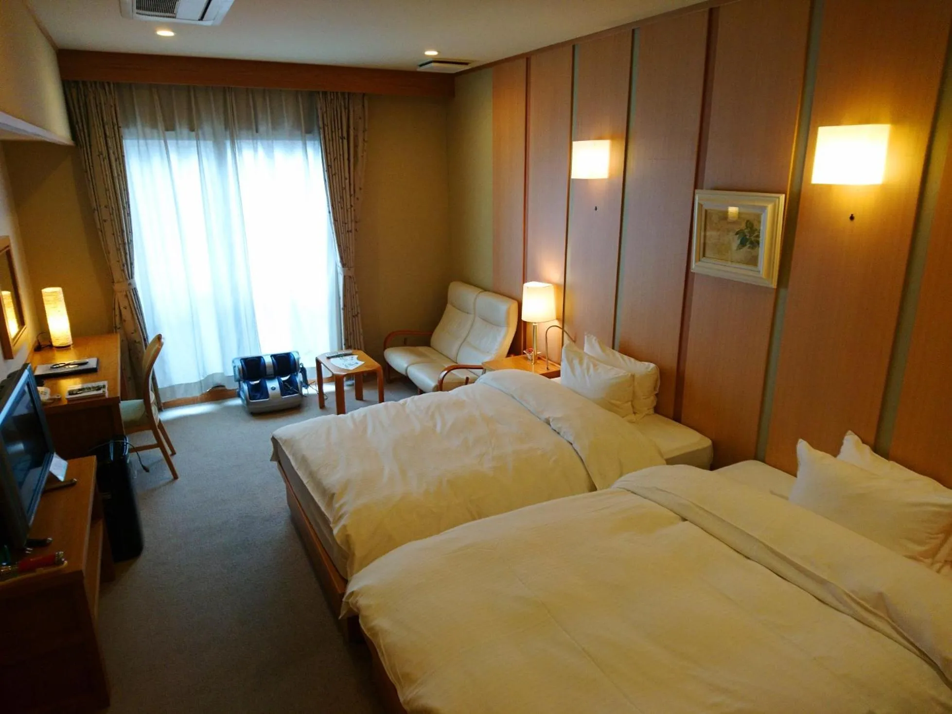 Twin Room in Kasuga Hotel