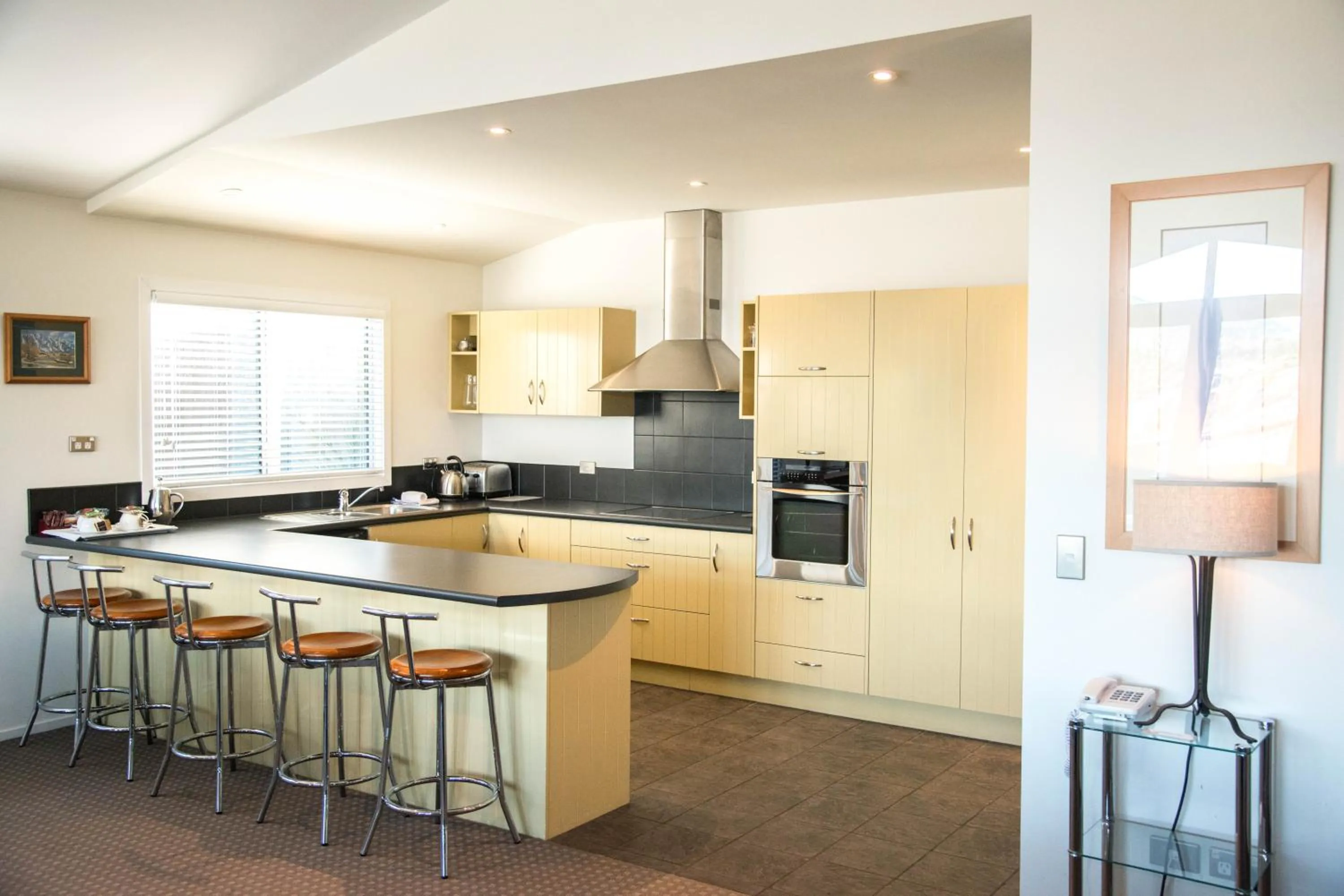 Two-Bedroom Apartment in Queenstown House Bed & Breakfast and Apartments