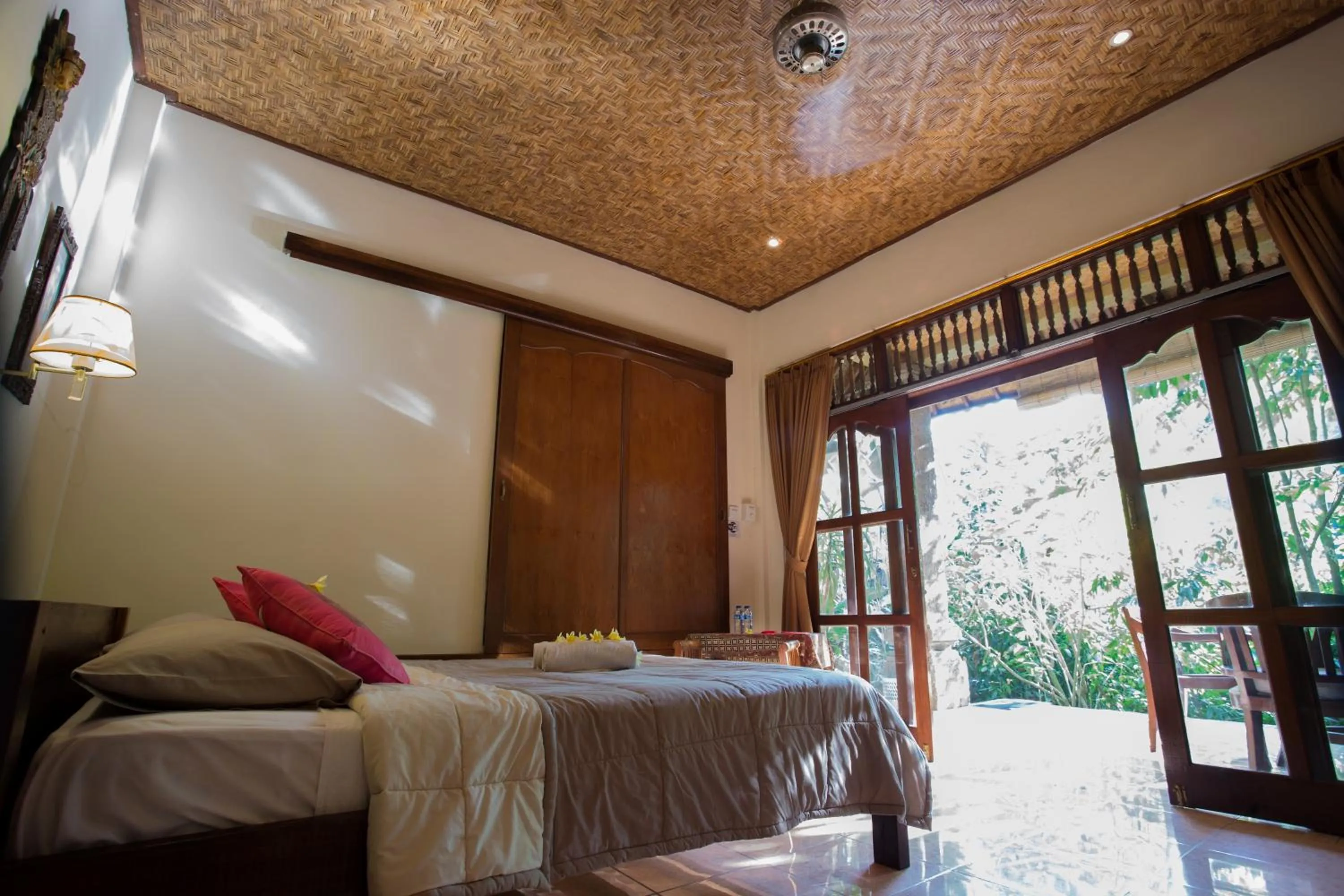 Shocking Deal at Standard Double Room in Bali Asli Lodge by EPS