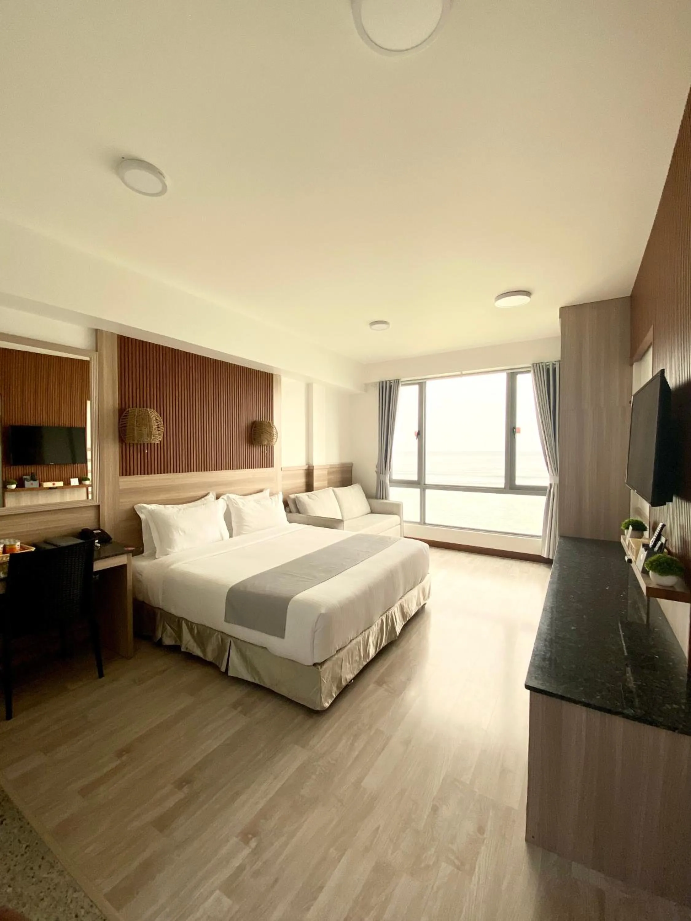 Superior Suite with Sea View - single occupancy in Paralian Hulhumale'