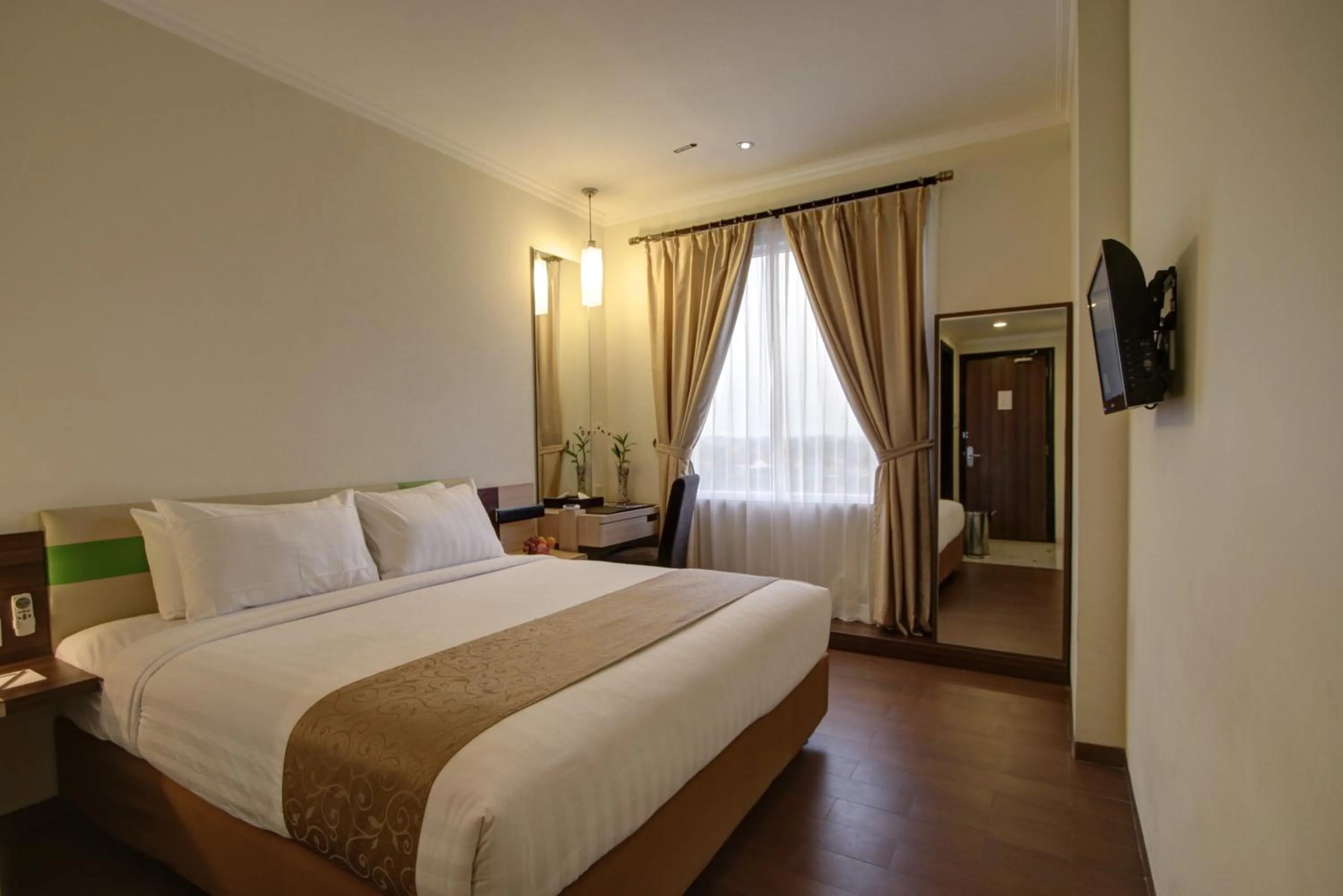 Deluxe Double Room in Hotel Dafam Pekalongan