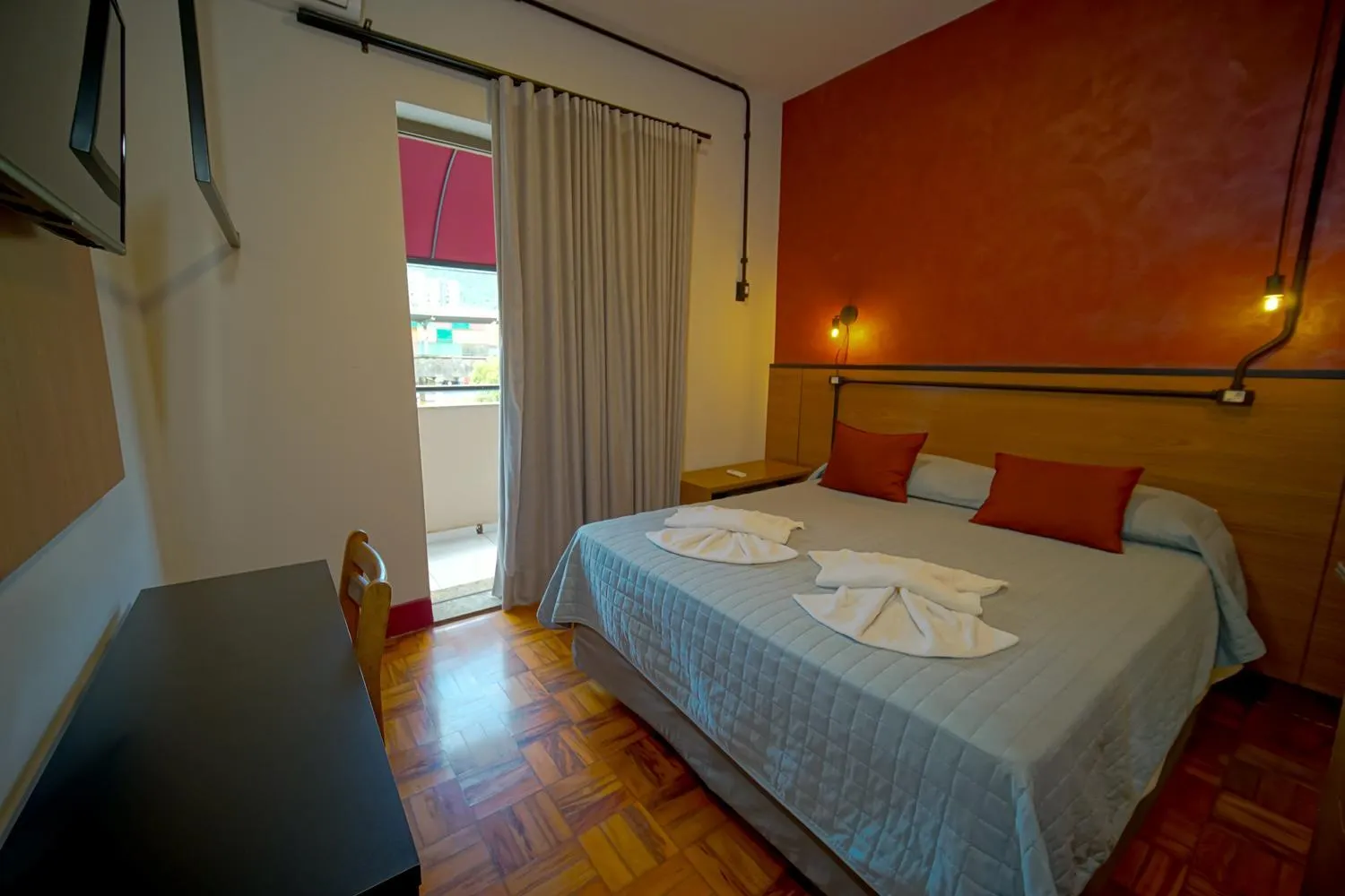 Double Room with Balcony in Hotel Euro Suite Poços de Caldas By Nacional Inn