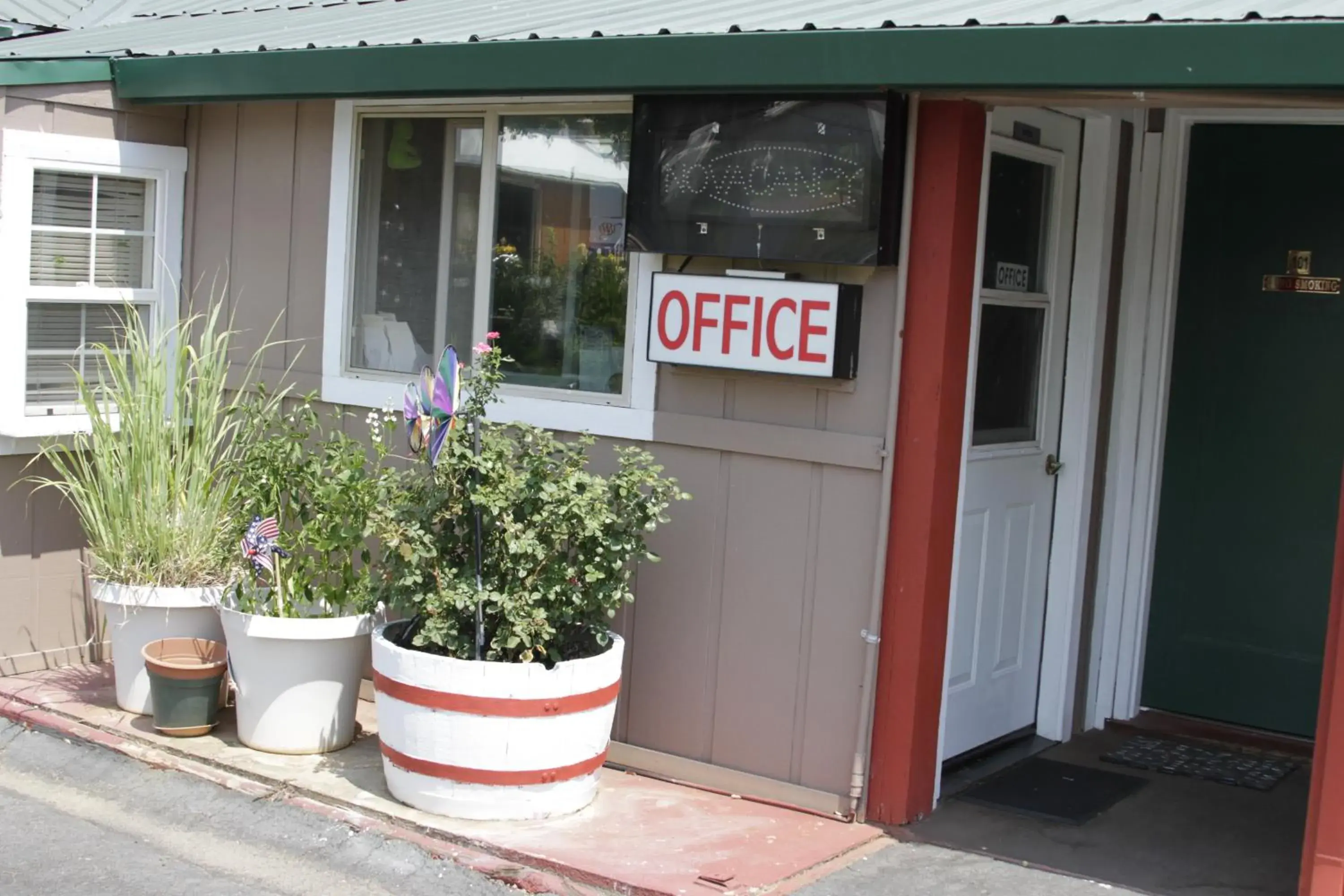 Jumping Frog Motel Jumping Frog Motel