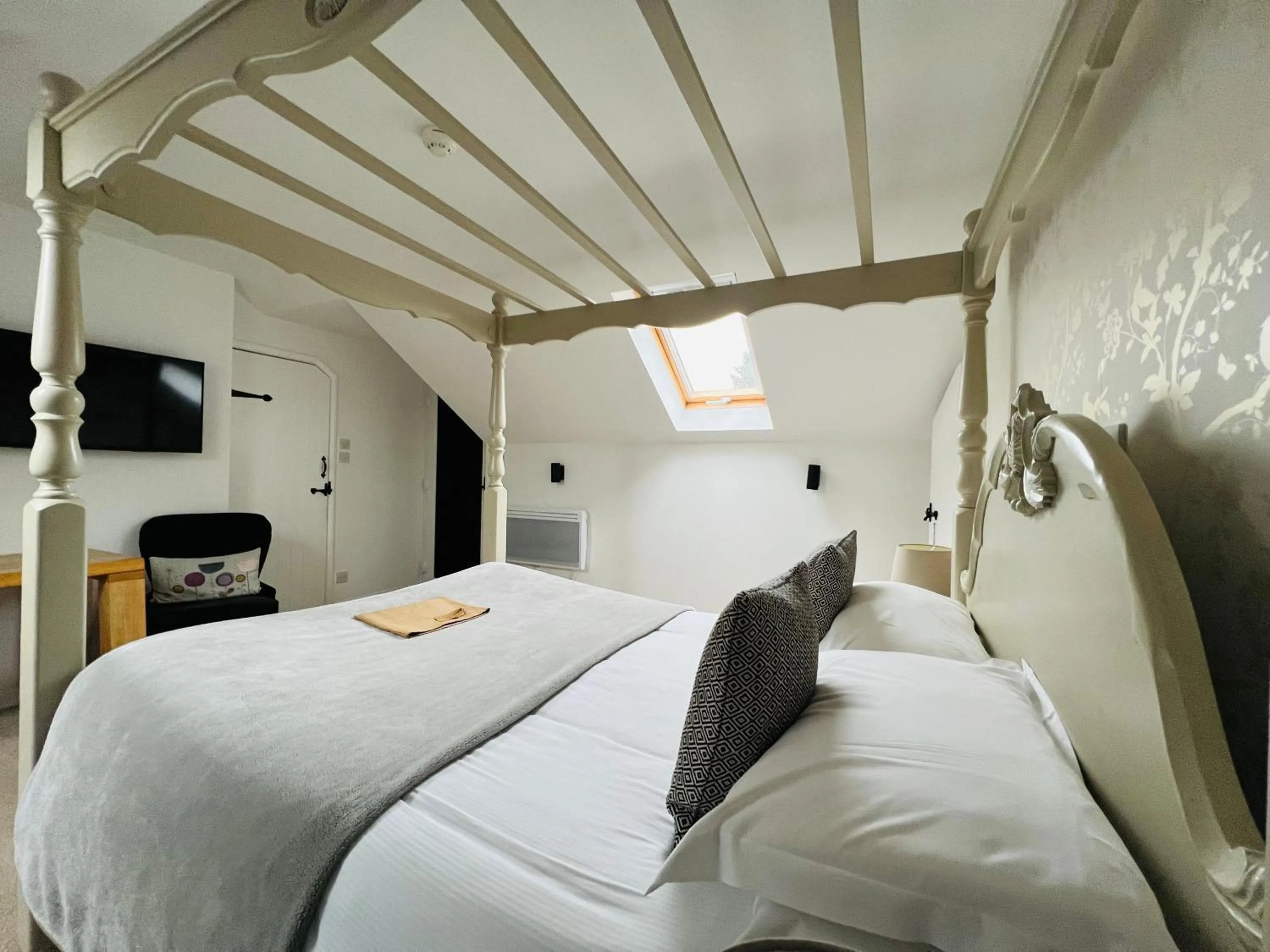 Superior Double Room in Cottage Lodge Hotel