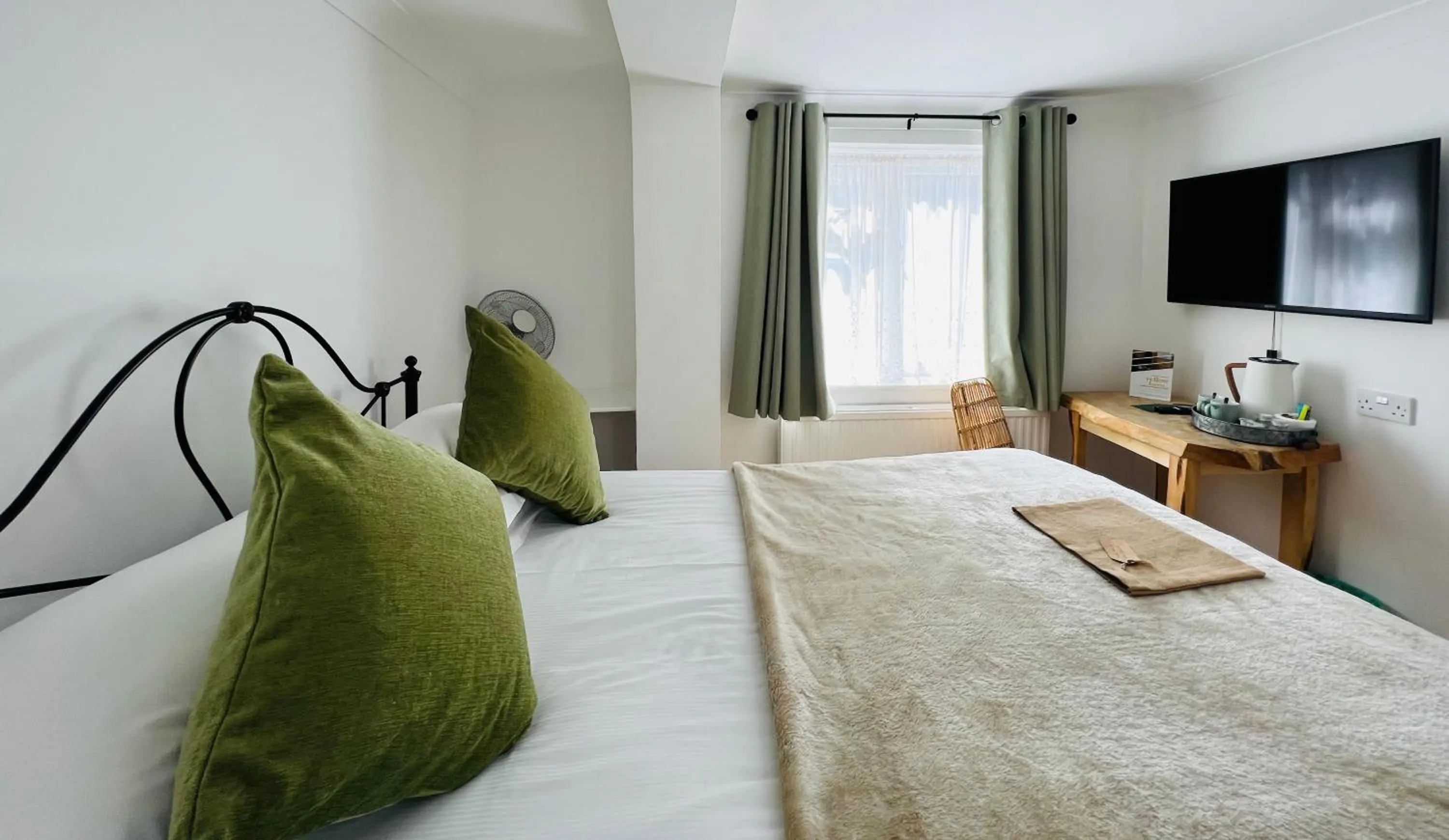 Classic Double Room in Cottage Lodge Hotel