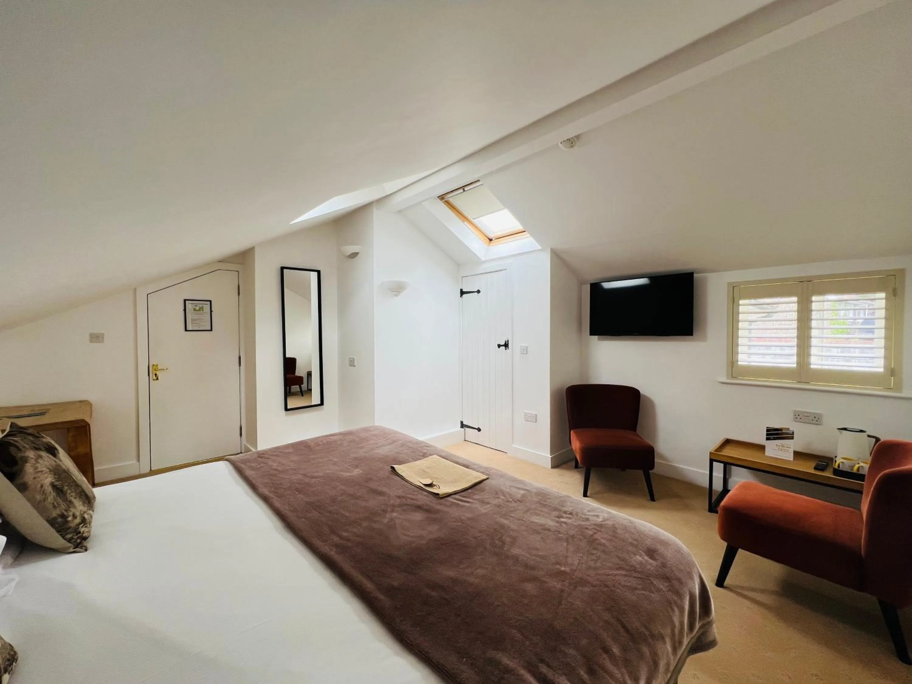 Deluxe Double or Twin Room in Cottage Lodge Hotel