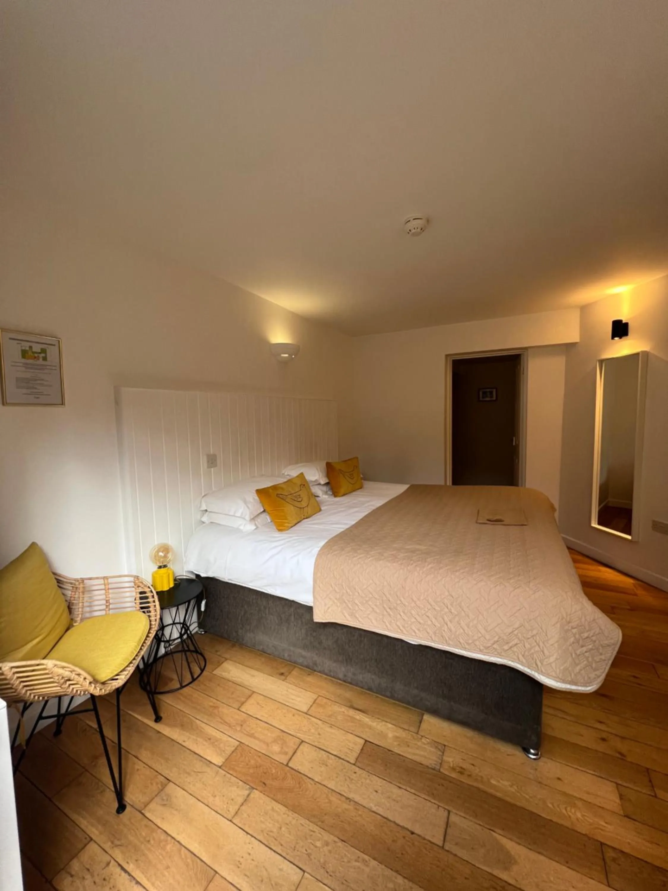 Double or Twin Room with Terrace in Cottage Lodge Hotel