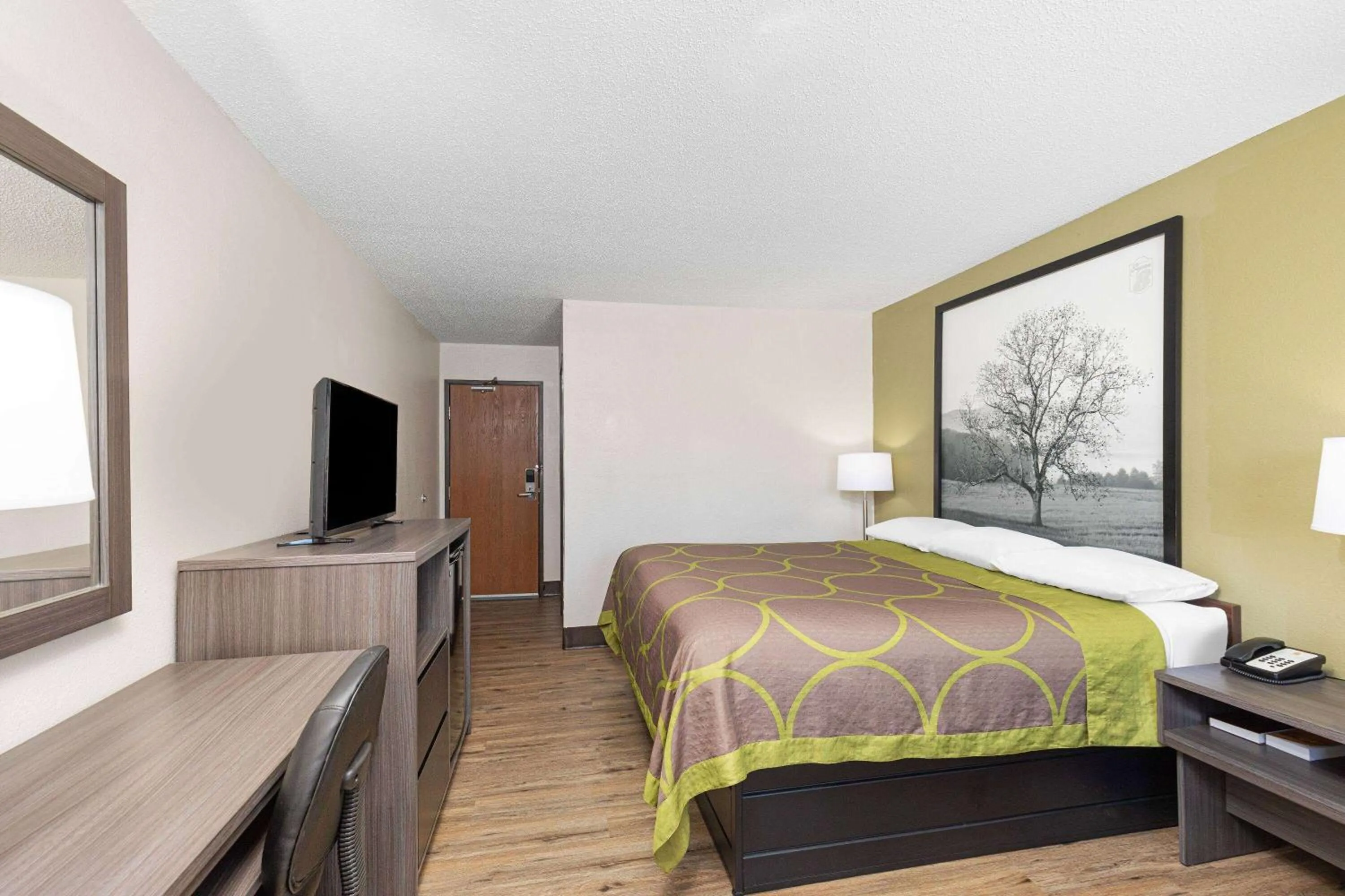 Queen Room - Disability Access/Non-Smoking in Super 8 by Wyndham Johnson City