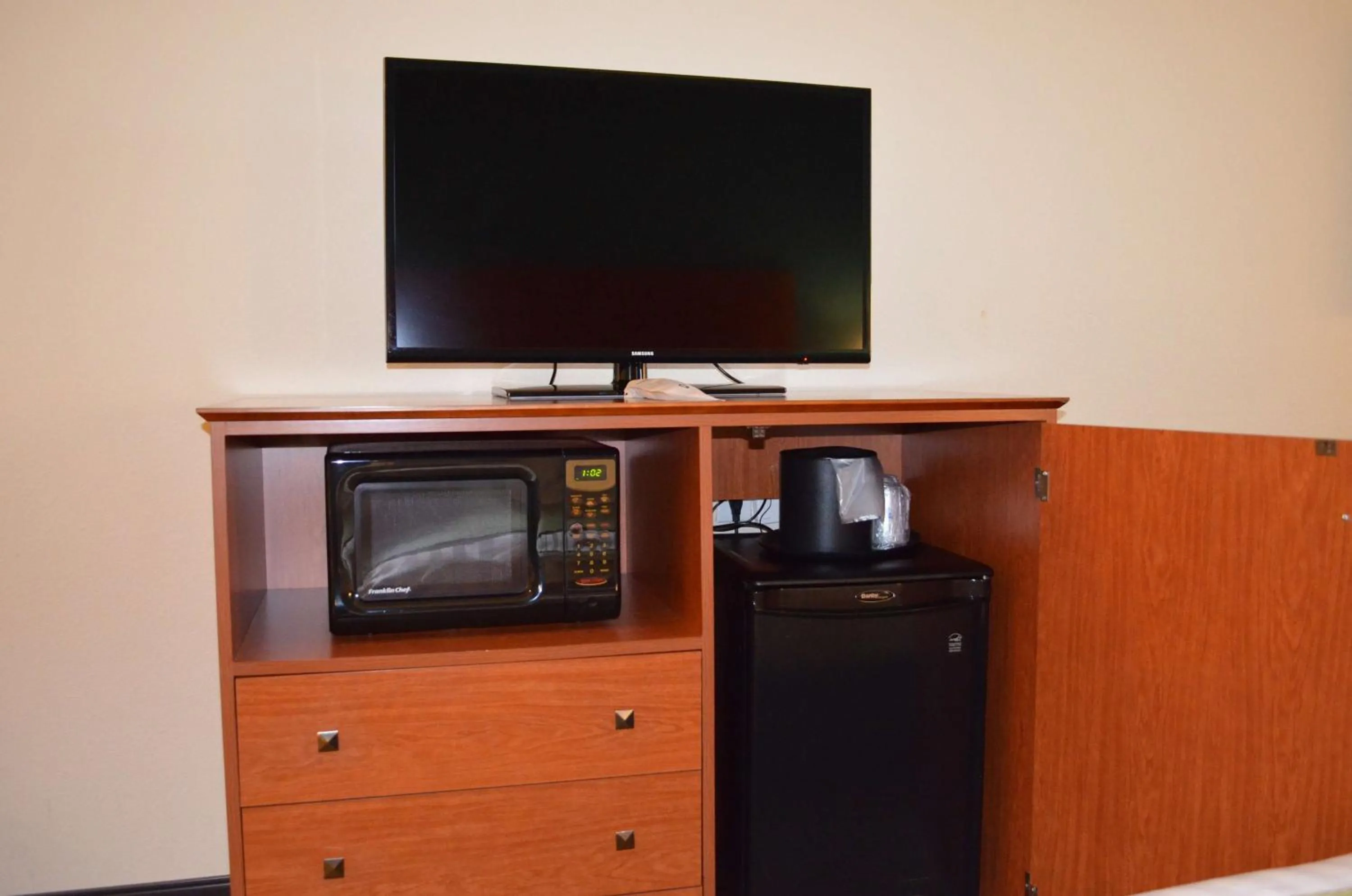 King Room - Non-Smoking in Best Western Liberty Inn DuPont JBLM