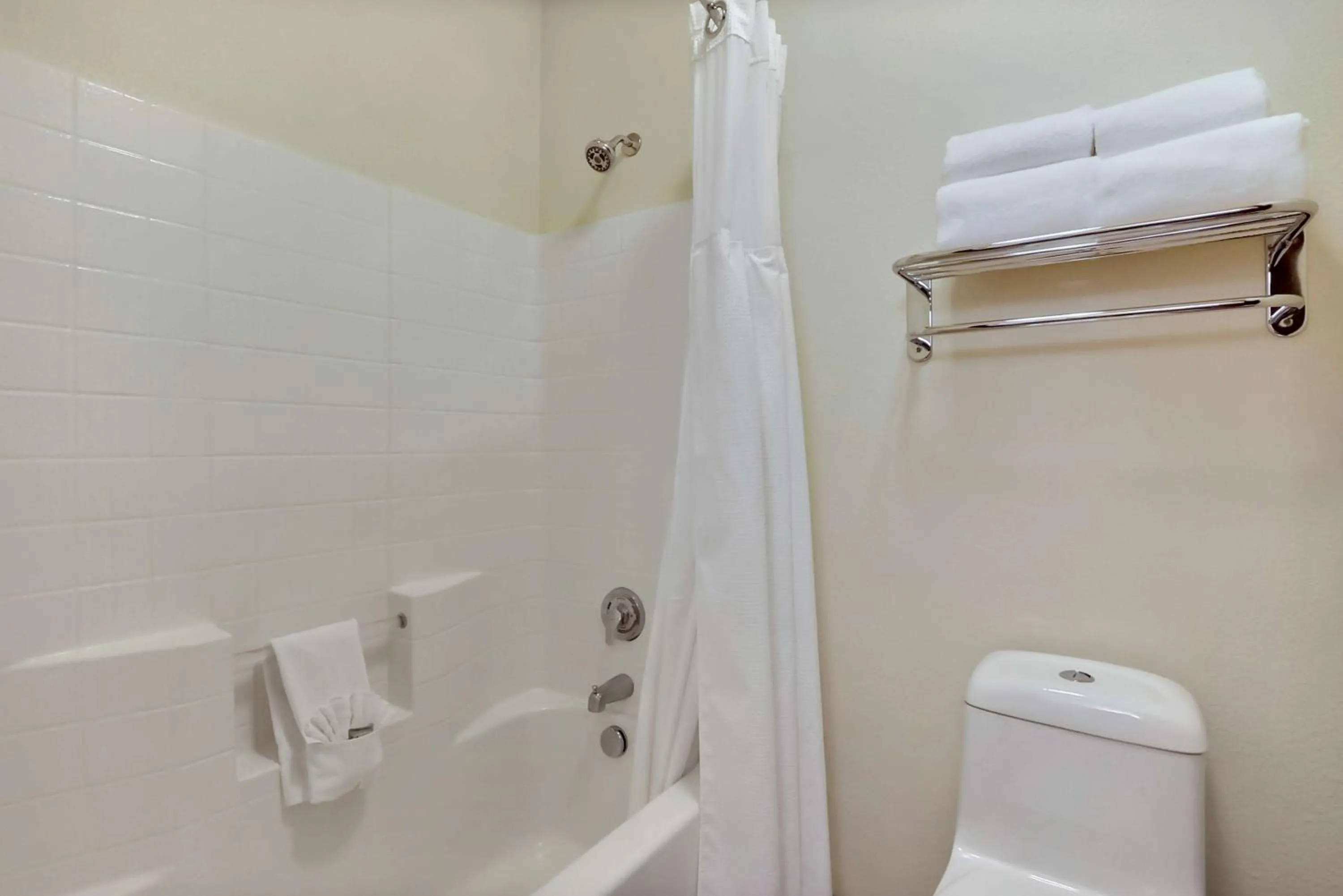 Queen Room with Two Queen Beds - Non-Smoking in Best Western Liberty Inn DuPont JBLM