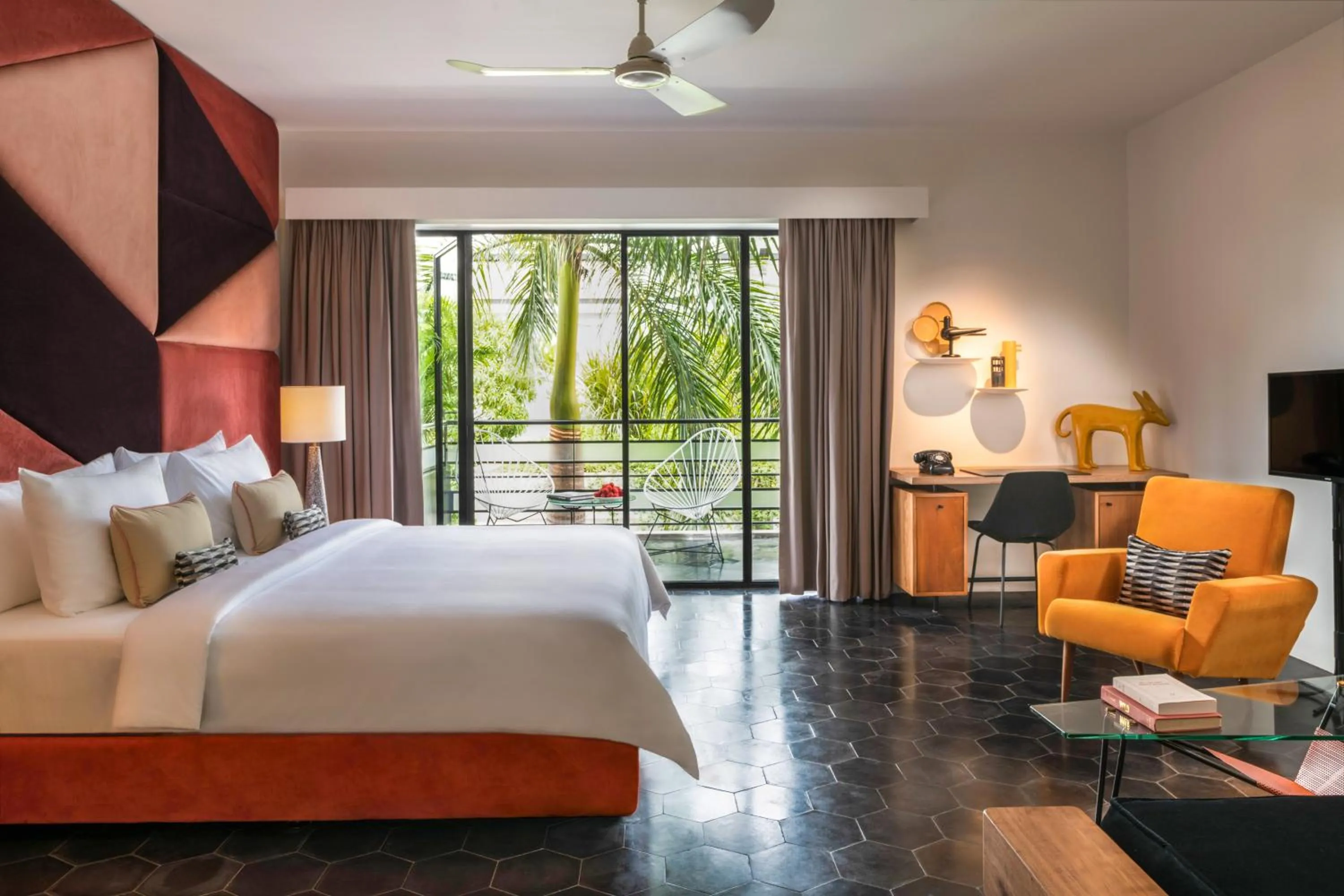 Junior Suite with Pool View in Viroth's Villa