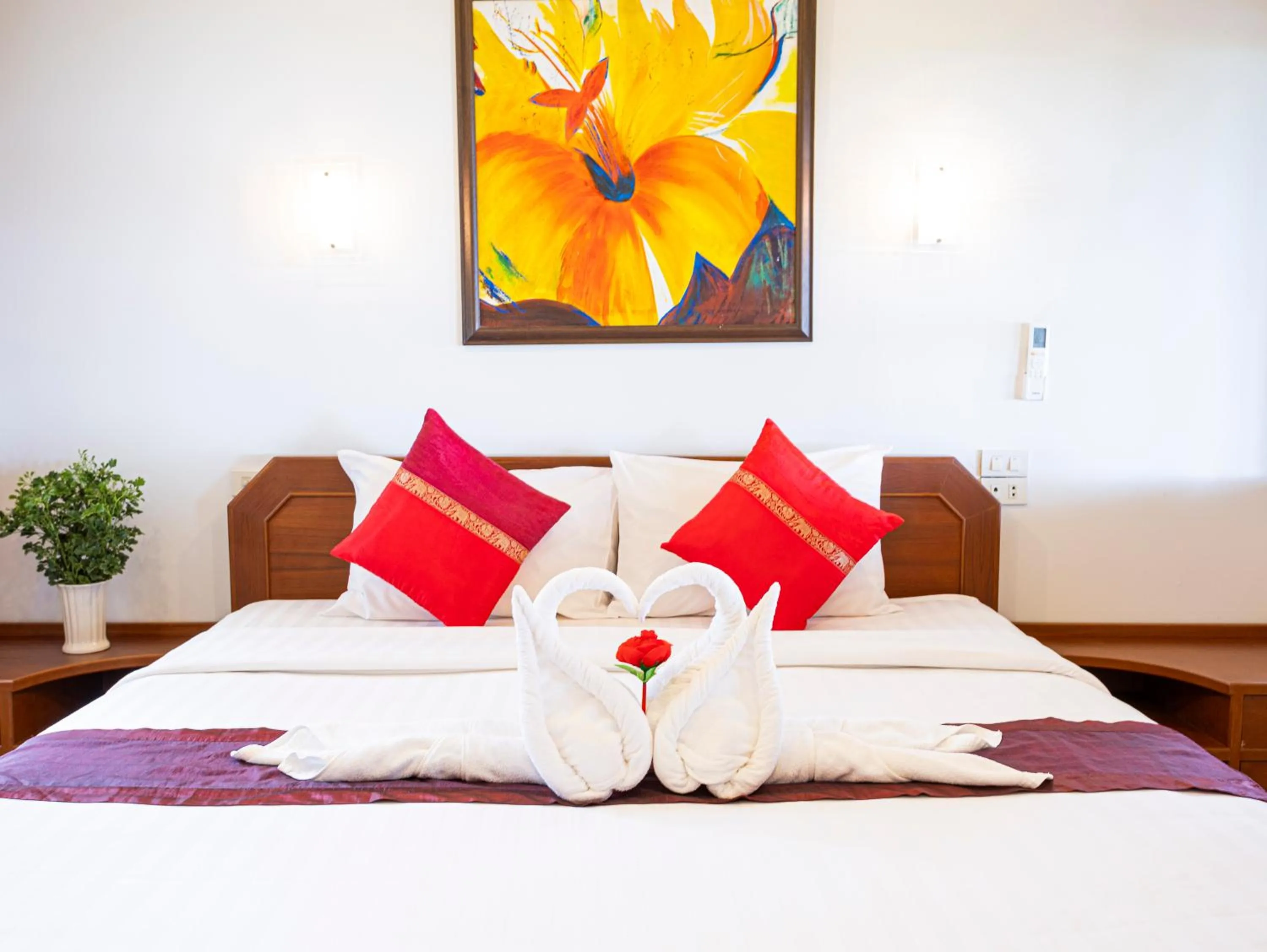 Superior Bungalow in Lipa Lodge Beach Resort