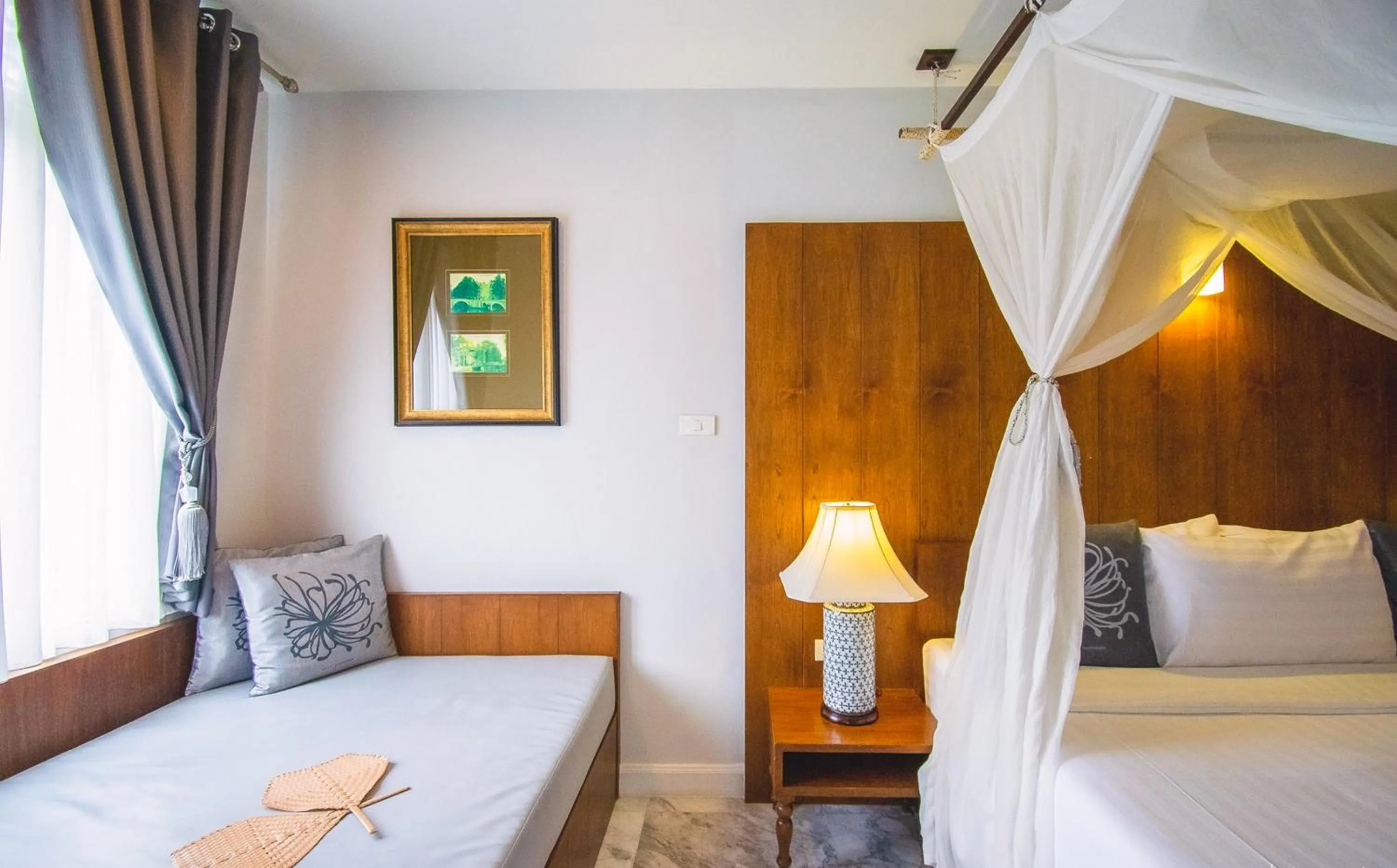 Double Room with Balcony in Villa Amphawa