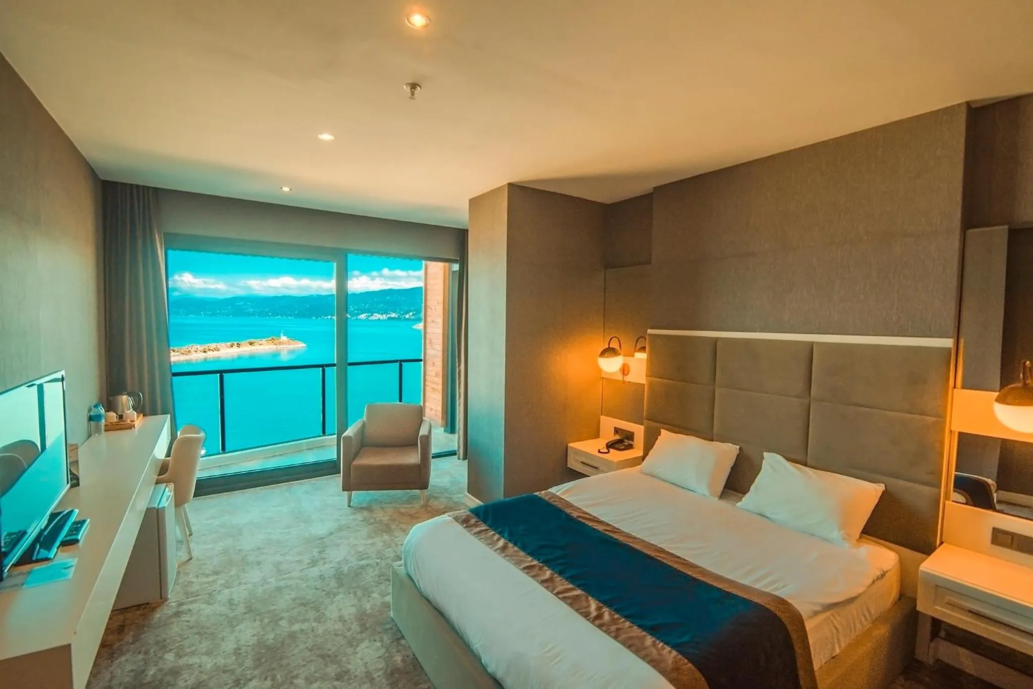 Superior Double Room with Sea View in Royal Comfort Hotel