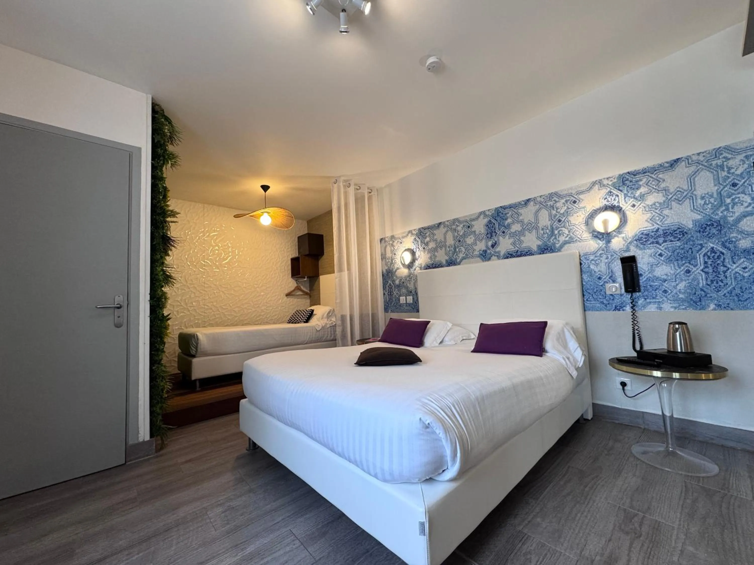 Annex Triple Room in the garden  in Hotel Villa Rose