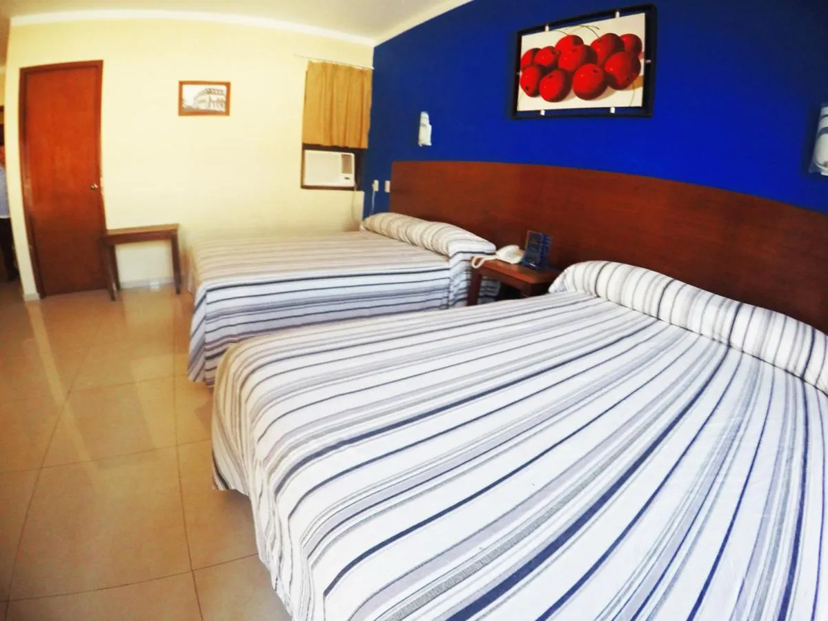 Superior Double Room with Two Double Beds in Hotel Oriente