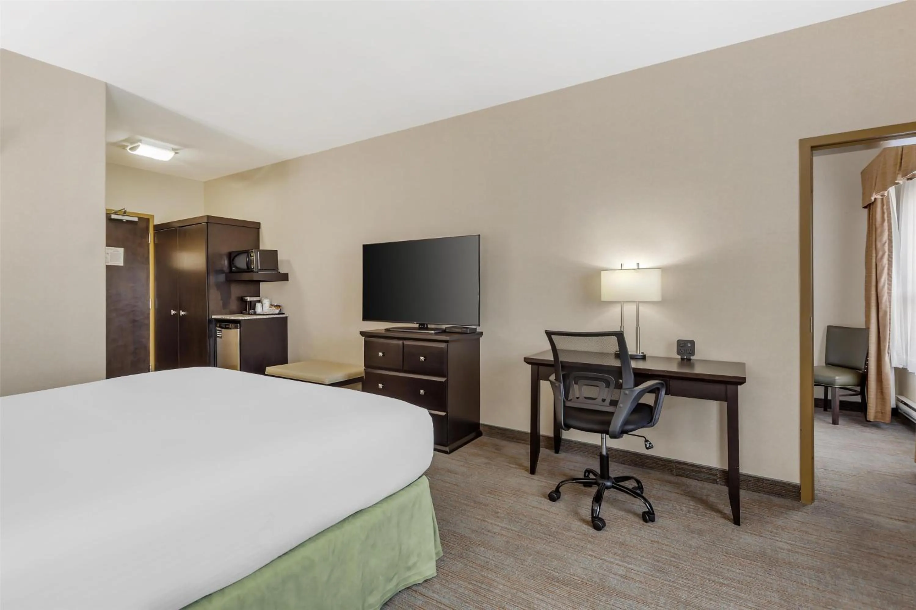 Family Suite - Non-Smoking in Best Western Wainwright Inn & Suites