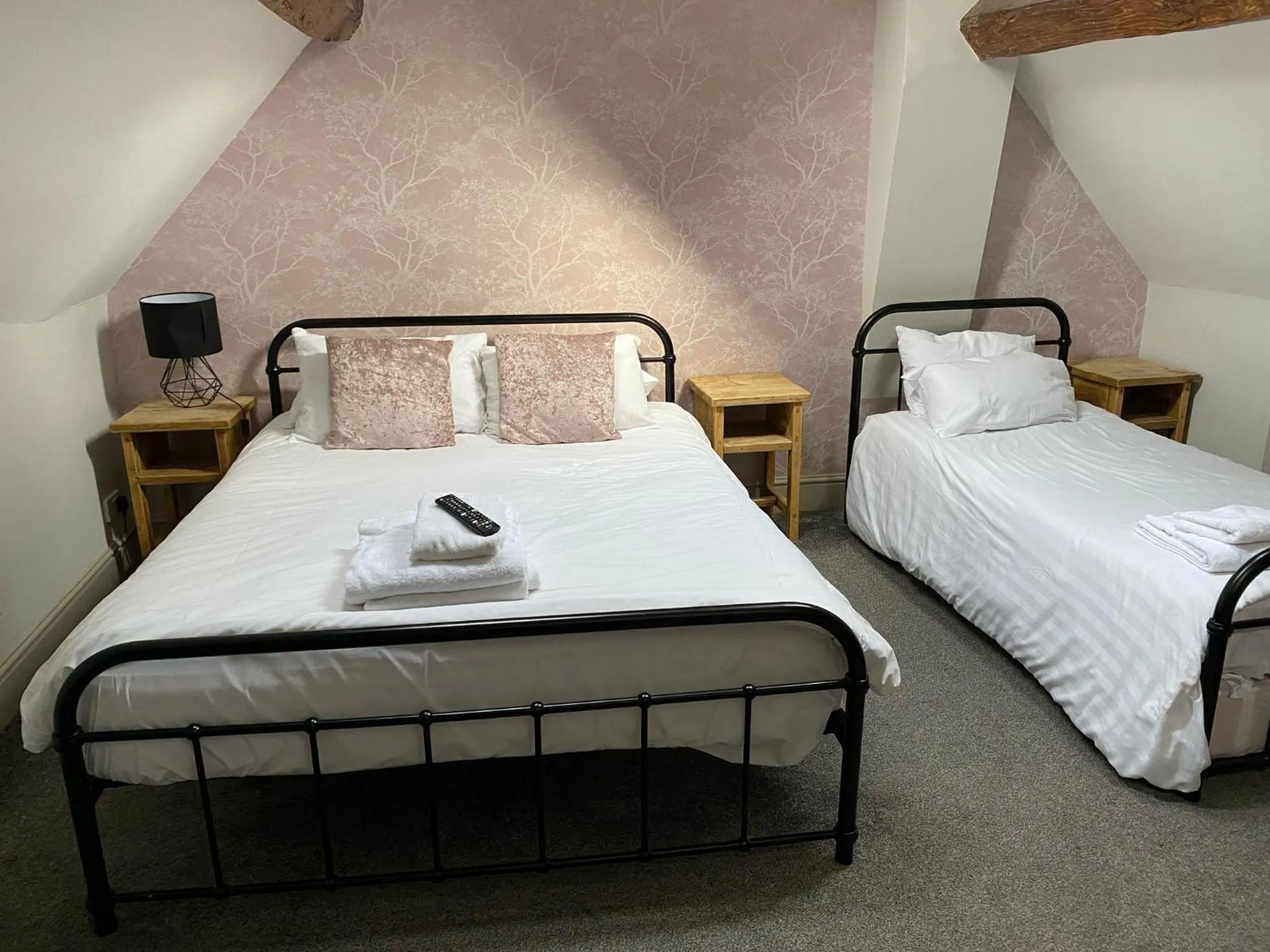 Family Room with Bathroom in The Swan Taphouse