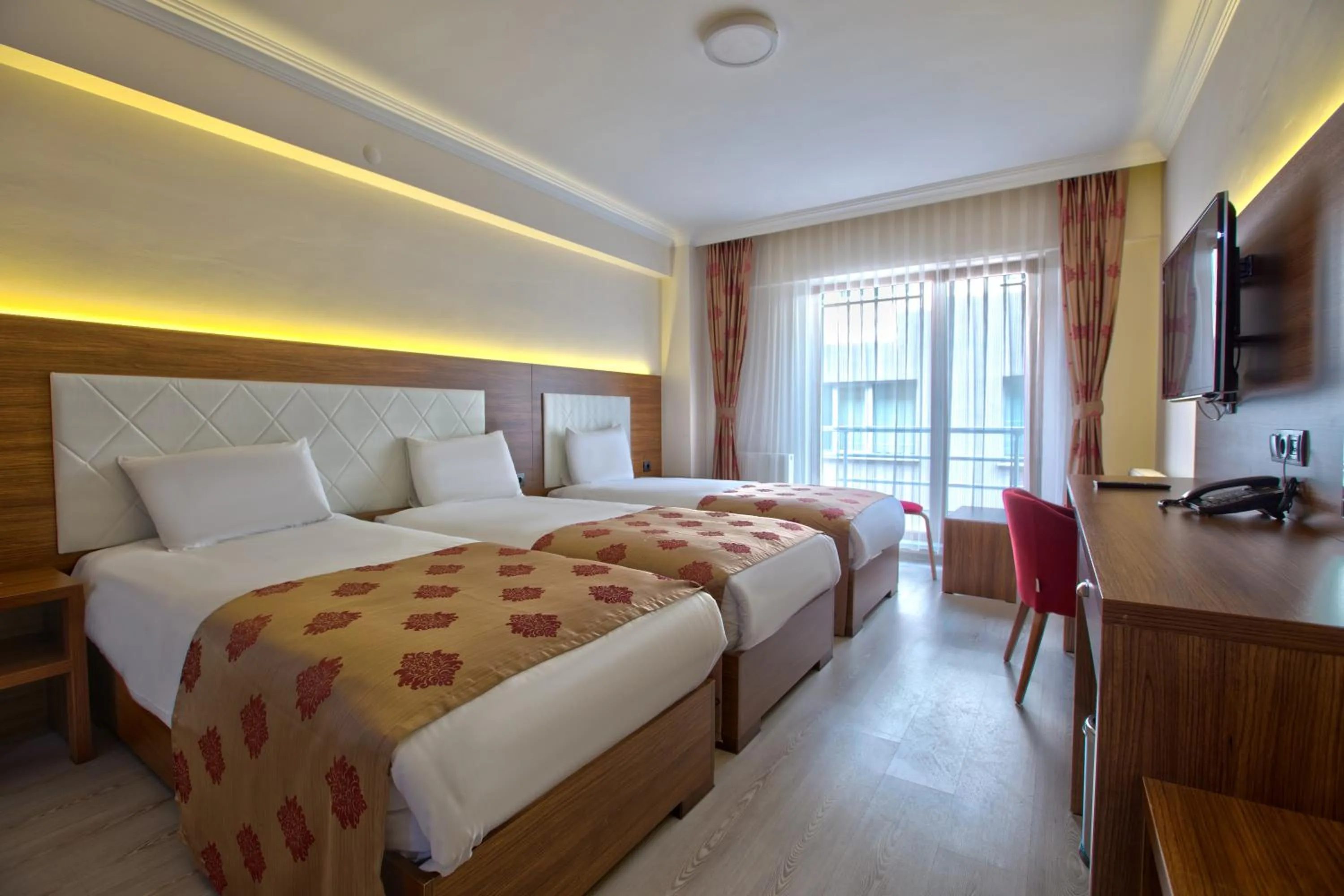 Standard Triple Room in Bolu Suit Otel