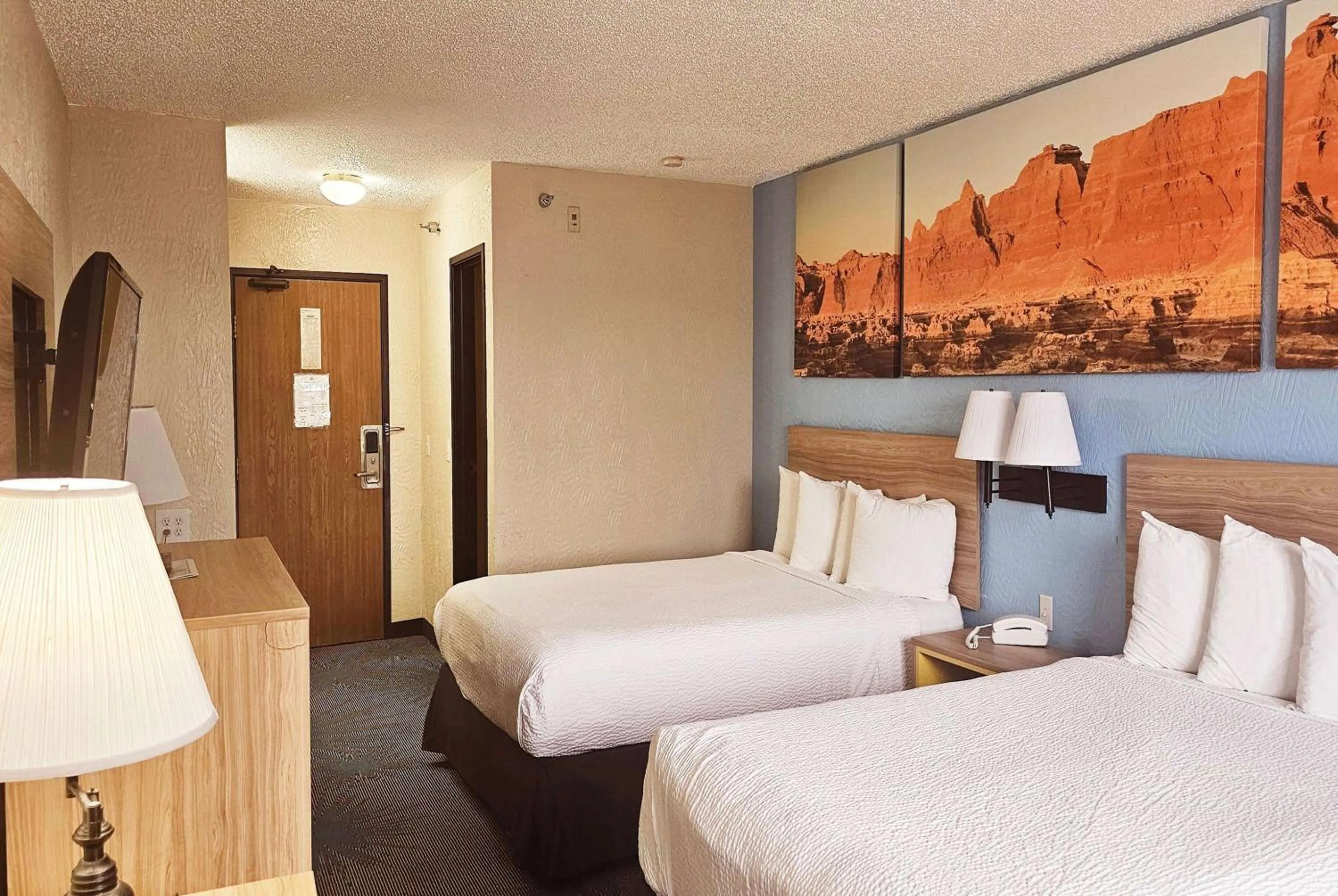 Queen Room with Two Queen Beds - Non-Smoking in Days Inn by Wyndham Ozark Springfield