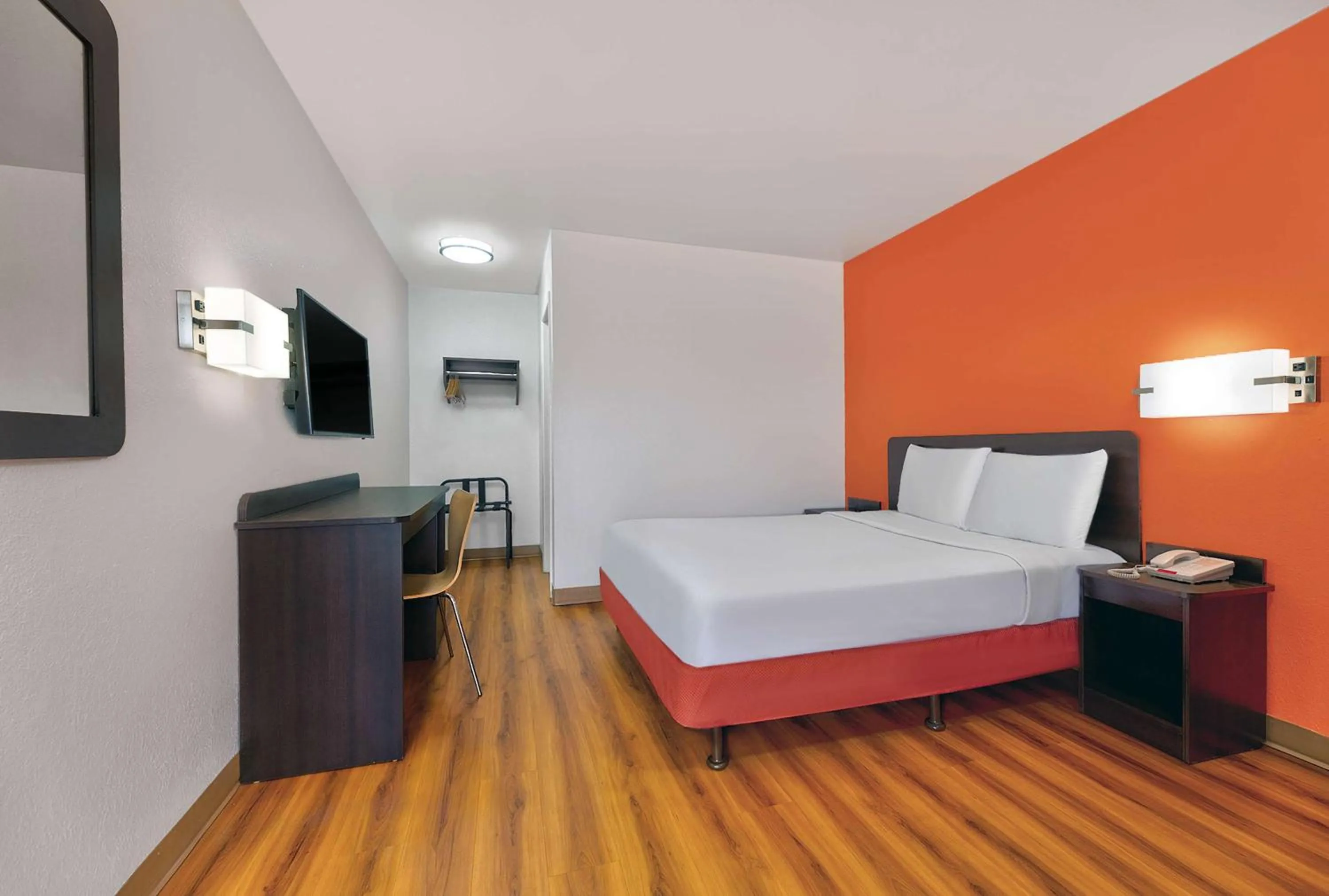 Queen Room in Motel 6-Columbus, GA