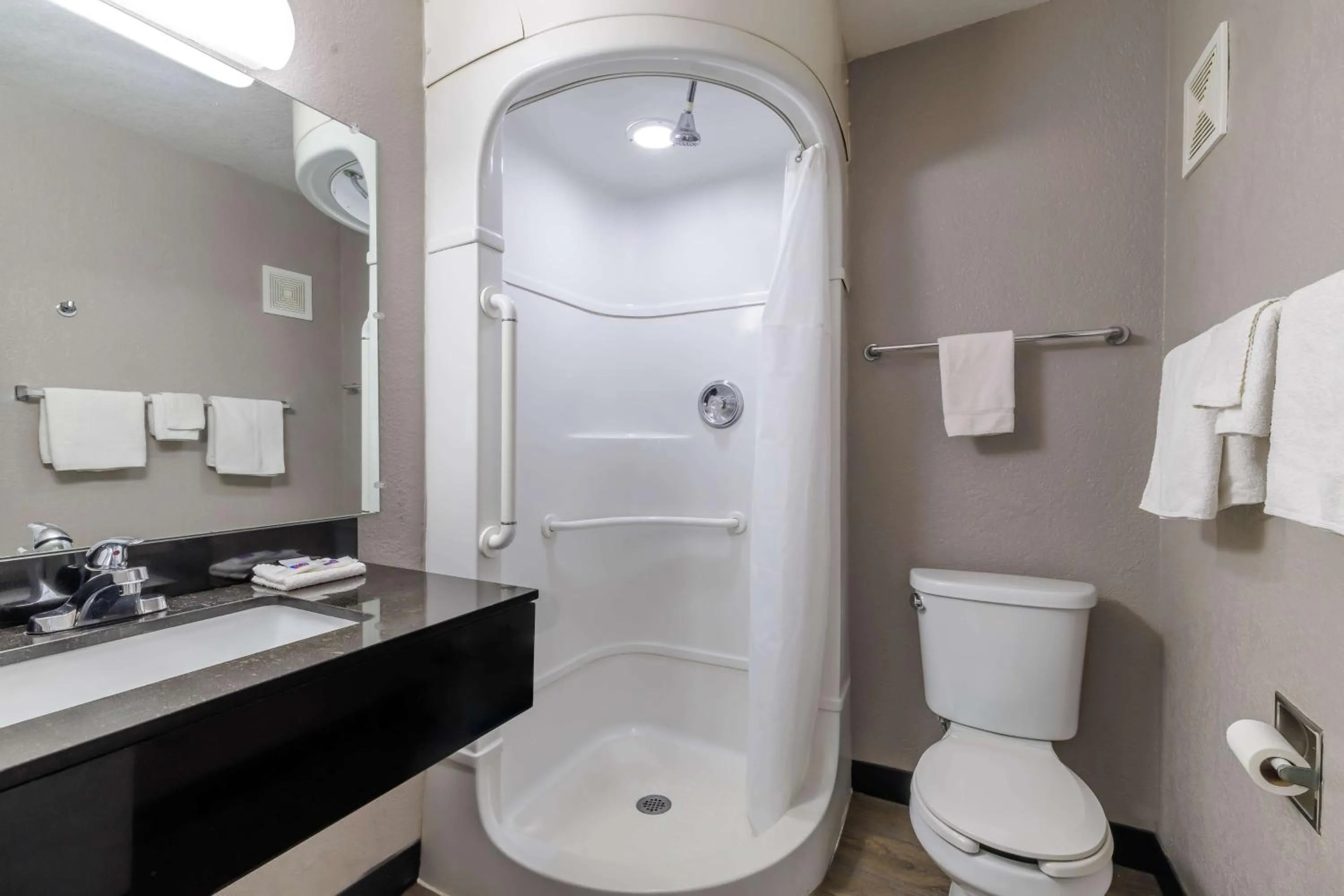 2 Full Beds in Motel 6 Elizabethtown