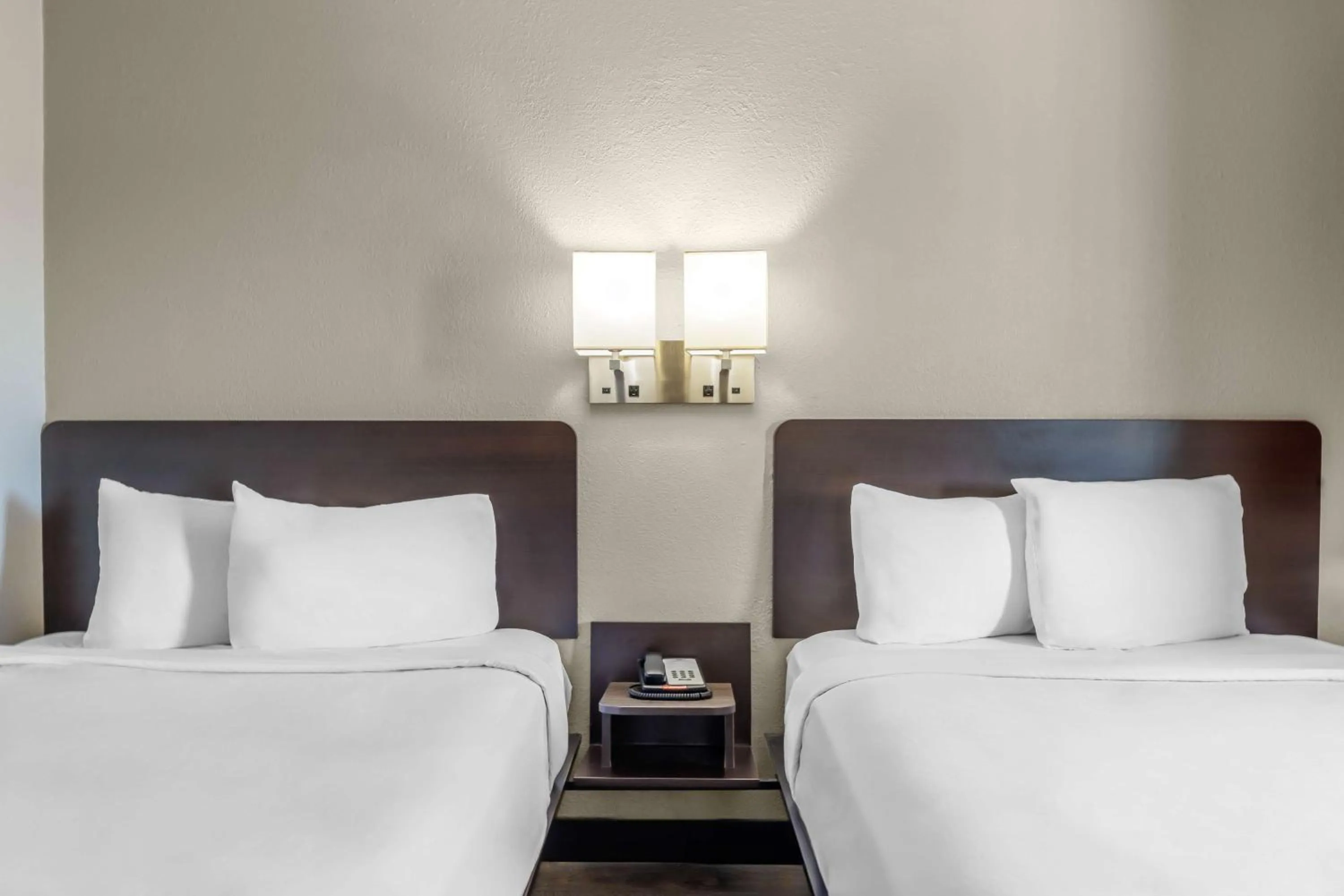 2 Full Beds | ADA/Roll-In Shower in Motel 6 Elizabethtown