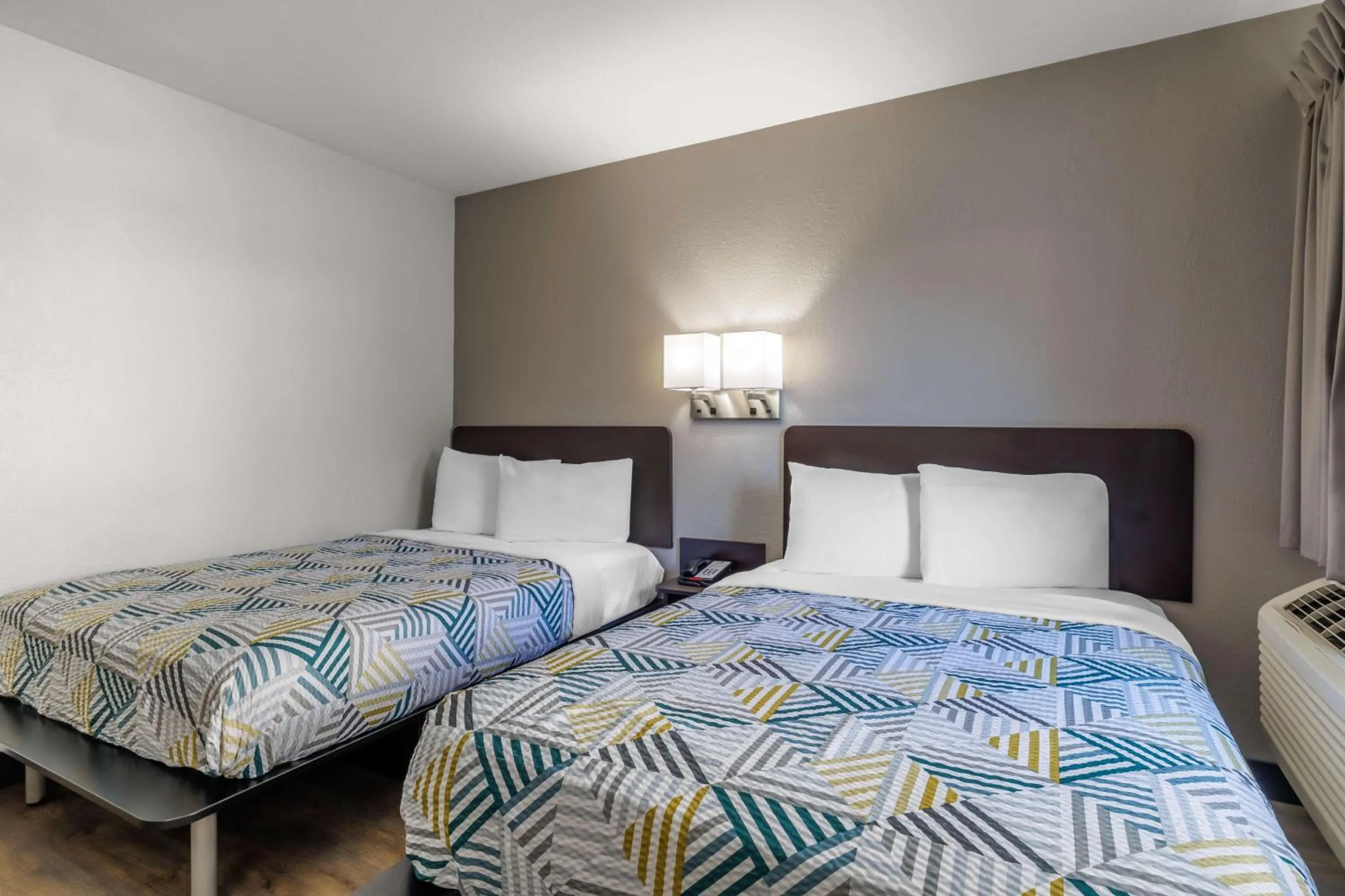 Quadruple Room in Motel 6 Elizabethtown