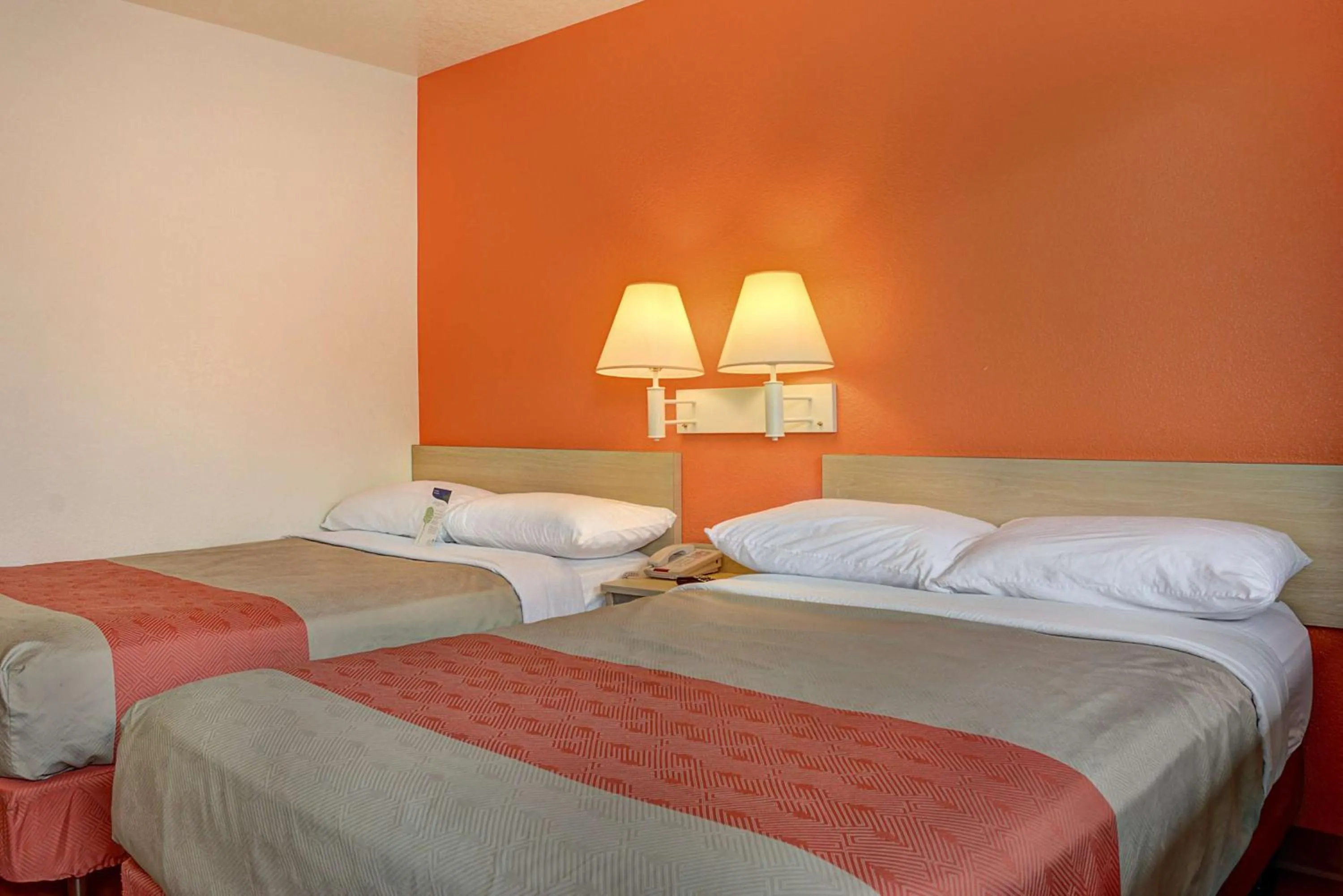 Deluxe Quadruple Room in Motel 6-Portland, OR - Central