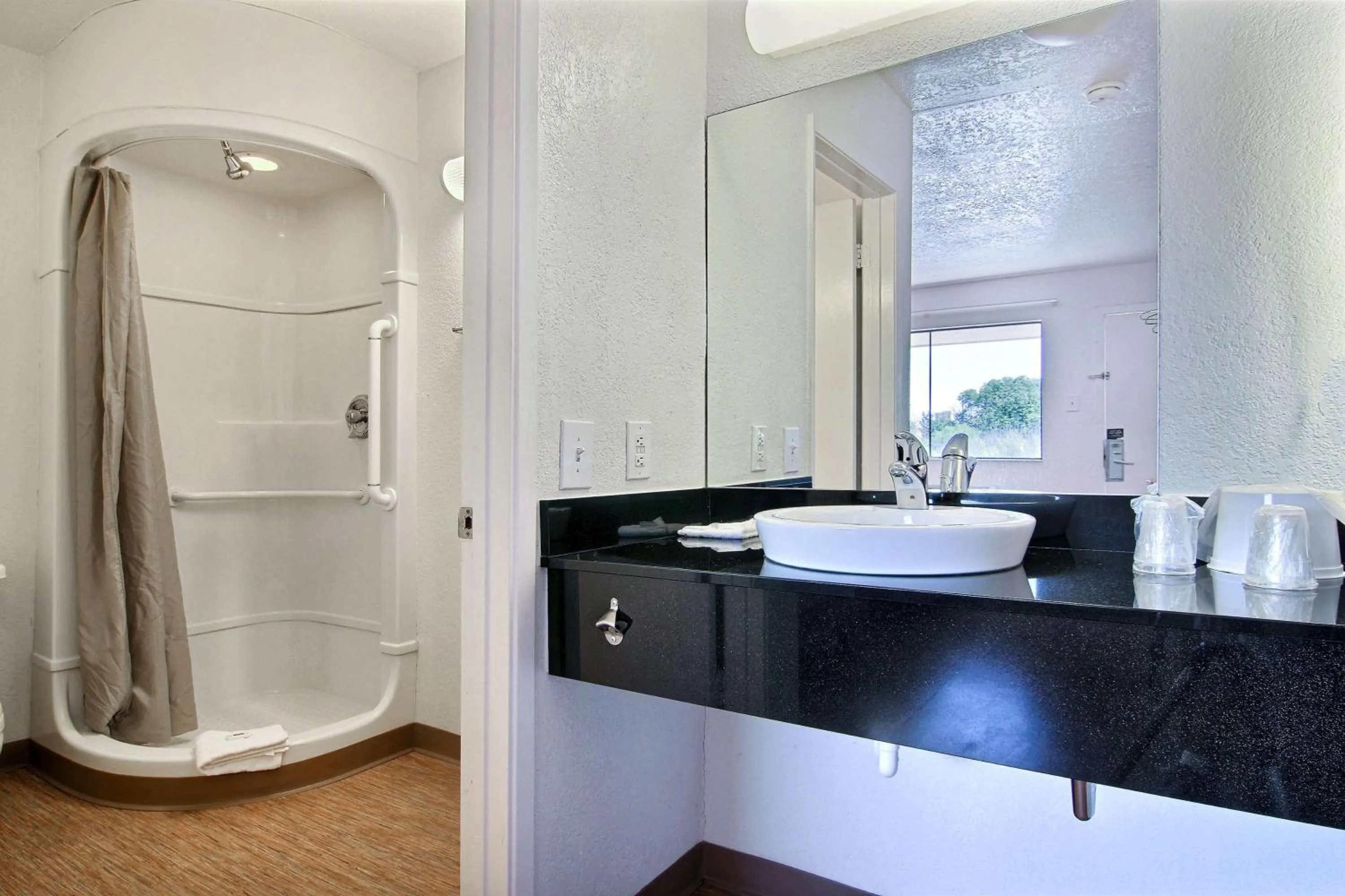 Deluxe Queen Room - single occupancy in Motel 6-Abilene, TX